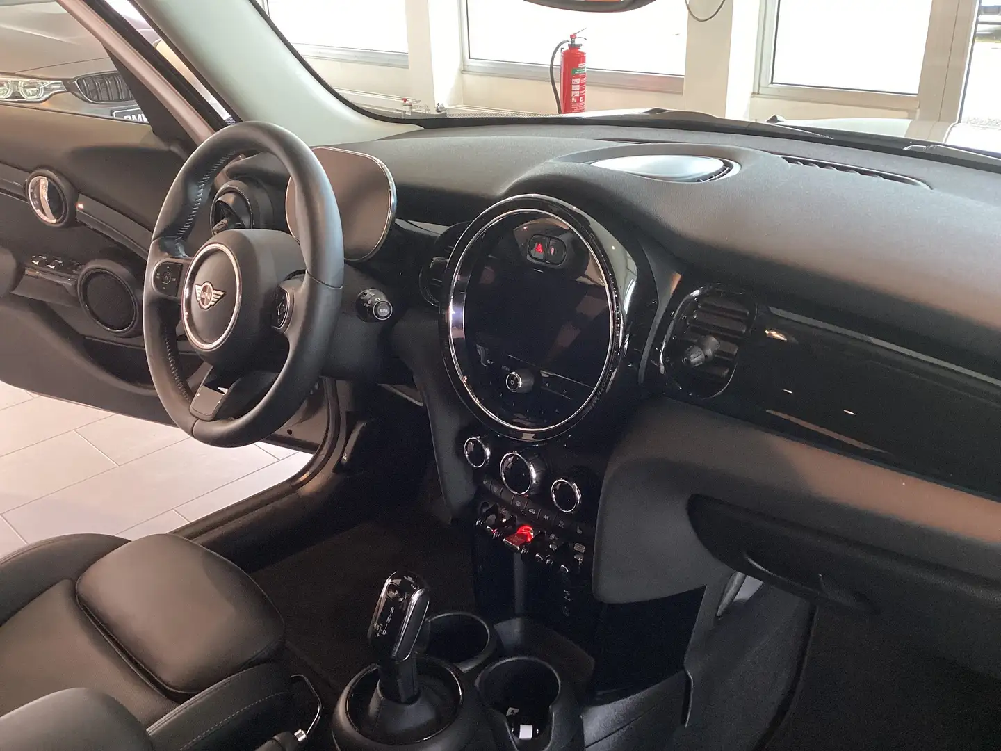 MINI Cooper S 5-Türer DAB LED RFK Navi Komfortzg. Grau - 2