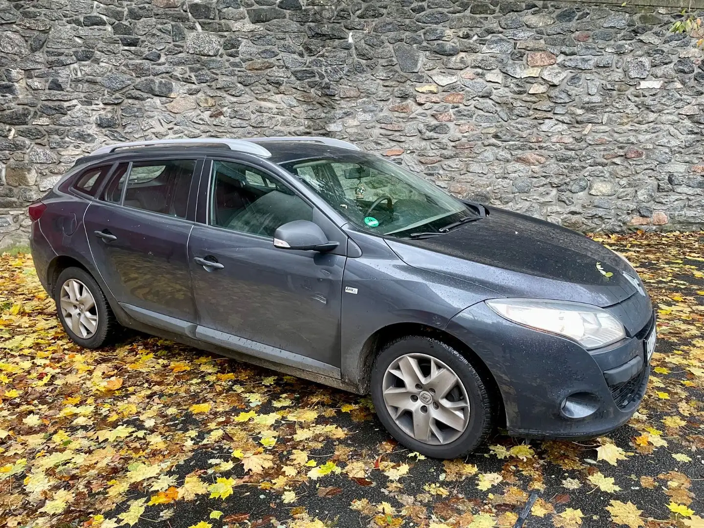 Renault Megane III GrandTour / NAVI / TÜV 11.25 Schwarz - 2