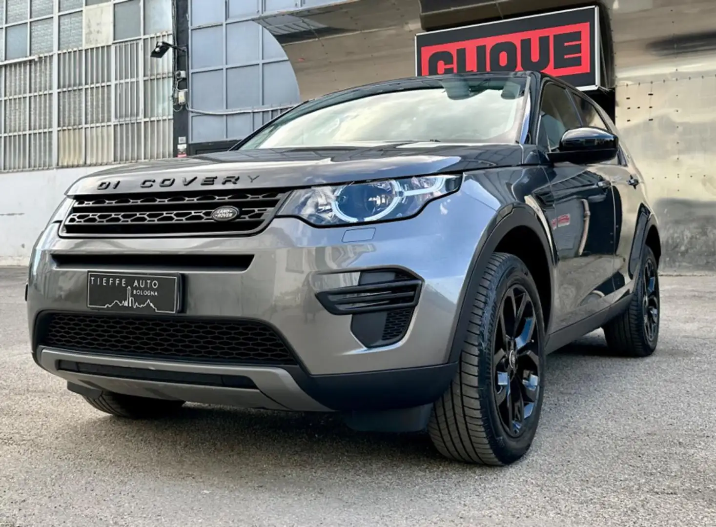 Land Rover Discovery Sport 2.0 TD4 150 CV Auto Business Edition Pure Grijs - 1