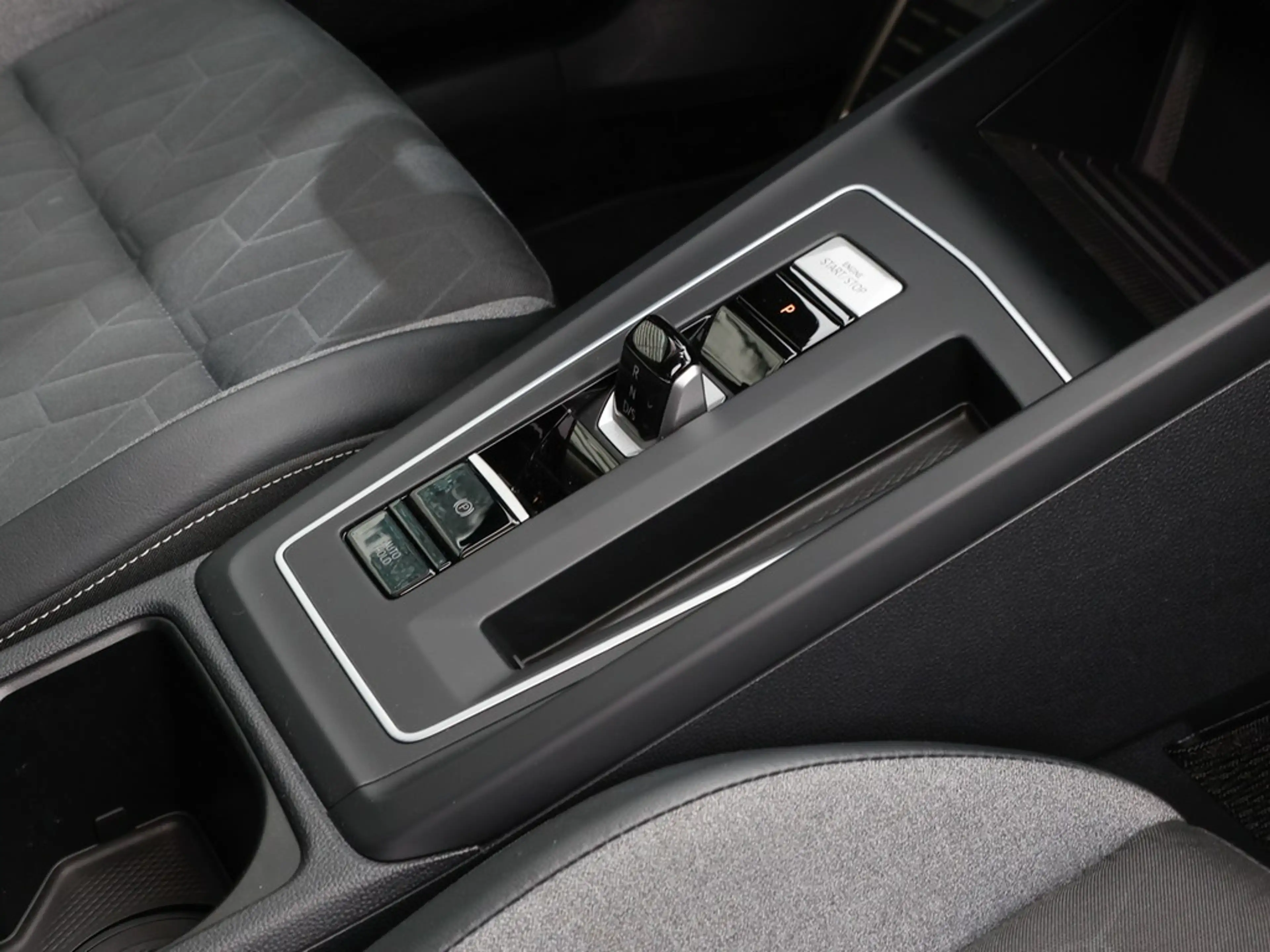 Volkswagen Golf Variant 1.5 eTSI DSG Energy AHK/AppConnect — photo 9