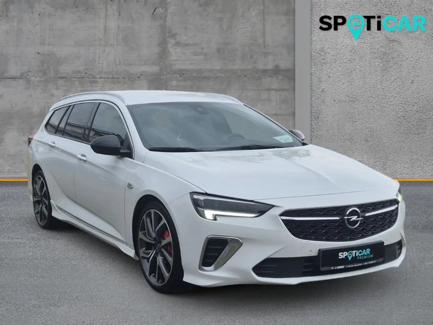 Opel Insignia B GSi 4x4 Sports Tourer 2.0,PDC,Klima,Kamera Weiß - 2