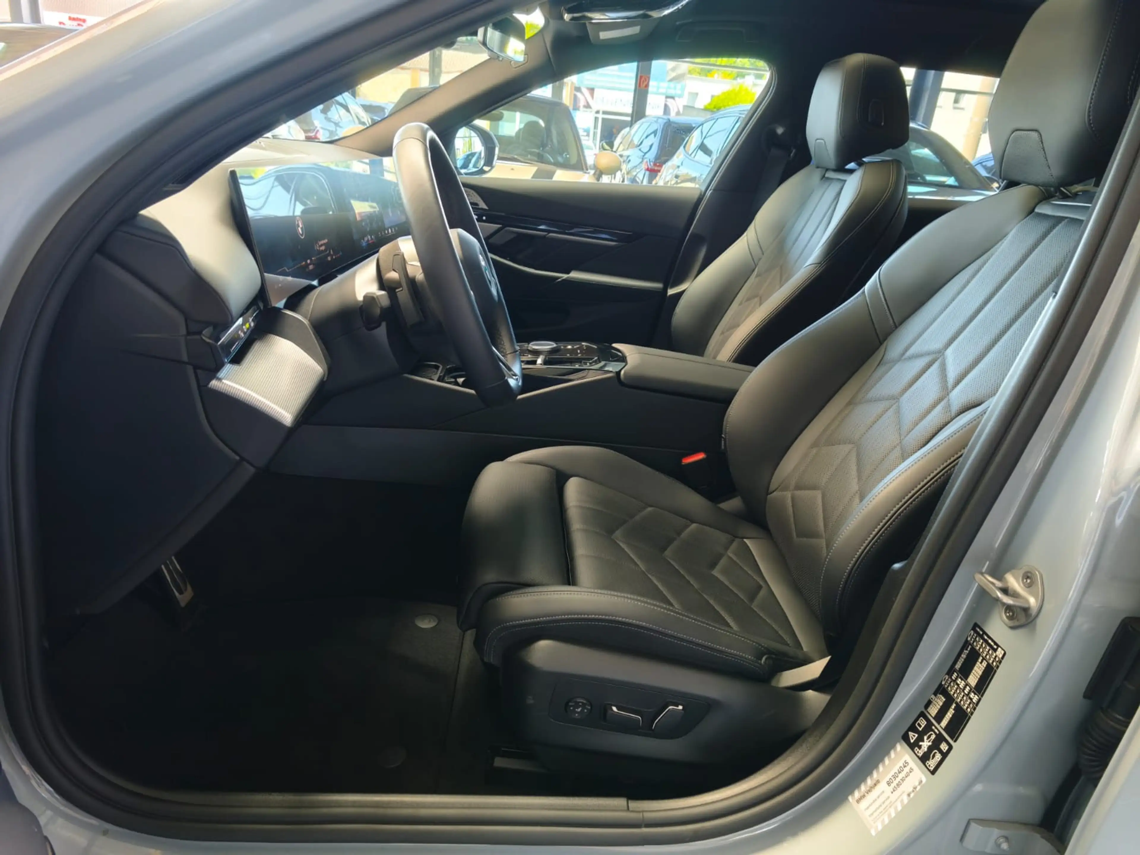 BMW 520 d Tour.xDr M Sport ACC/PANO/360/B&W/21/HUD — photo 2