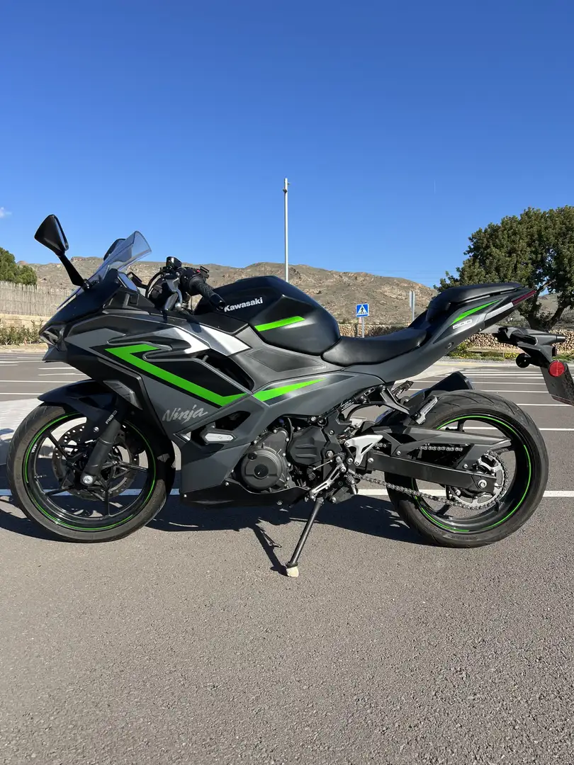 Kawasaki Ninja 500 SE Negro - 2
