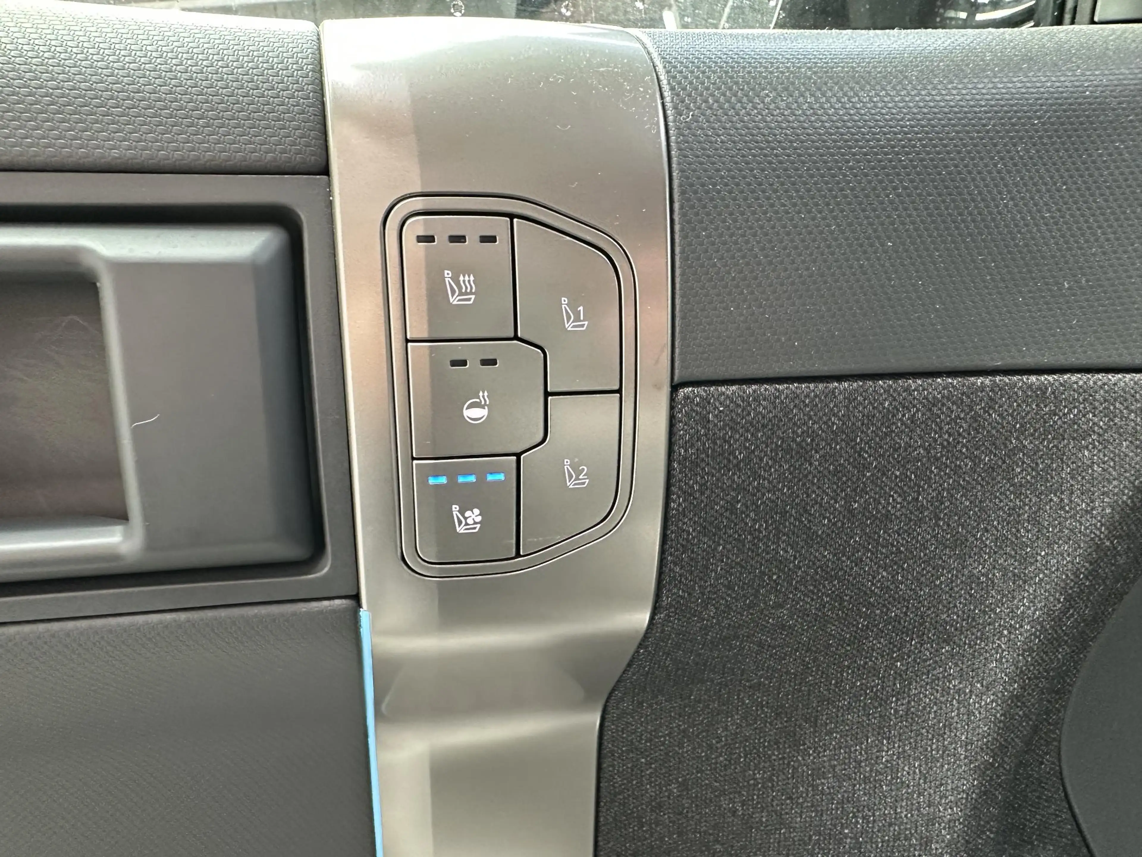 Kia EV3 GT-PlusLine 81.4 kWh — photo 4