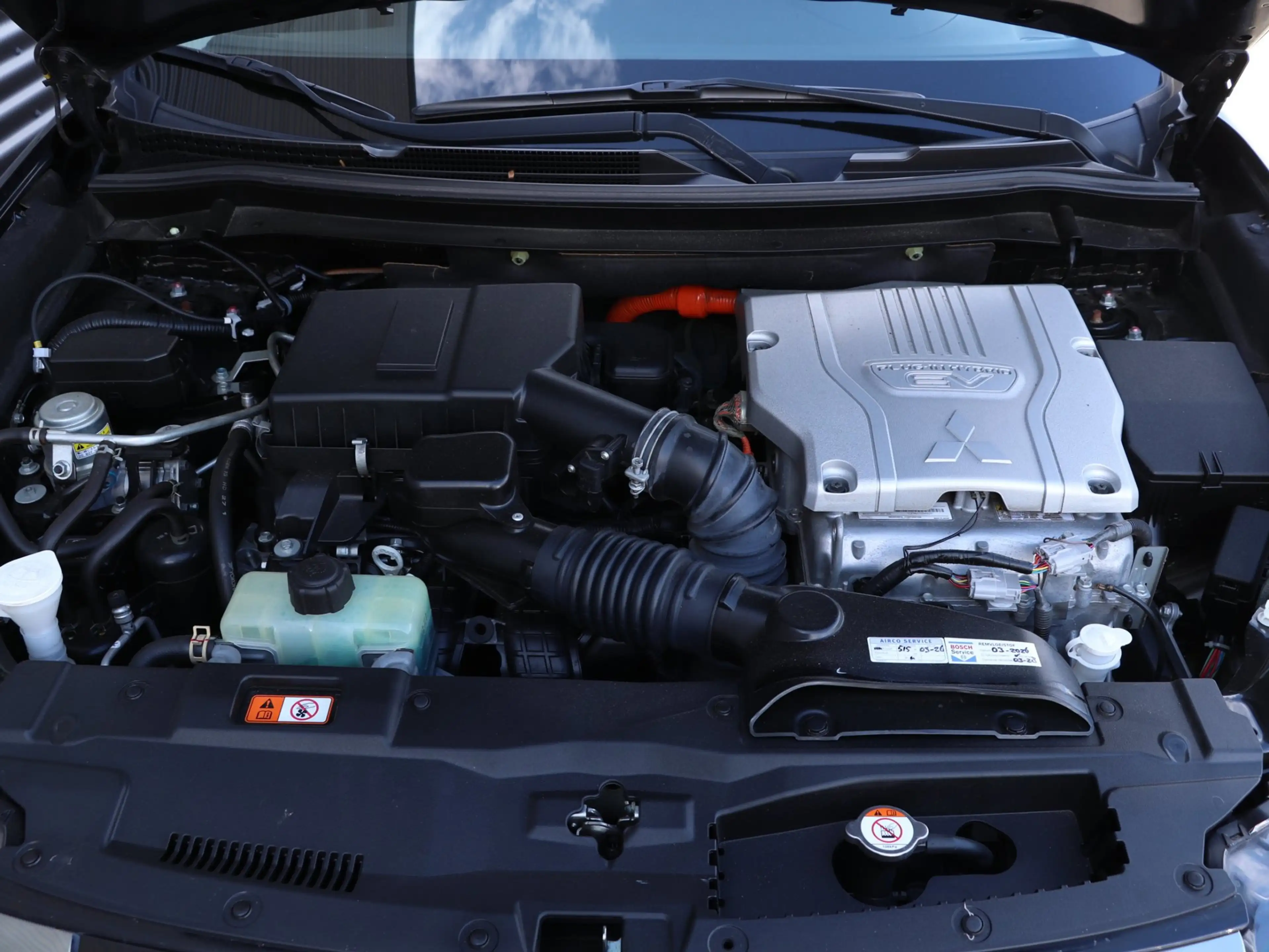 Mitsubishi Outlander 2.4 PHEV Intense+ *Schuifdak*Trekhaak* — photo 14