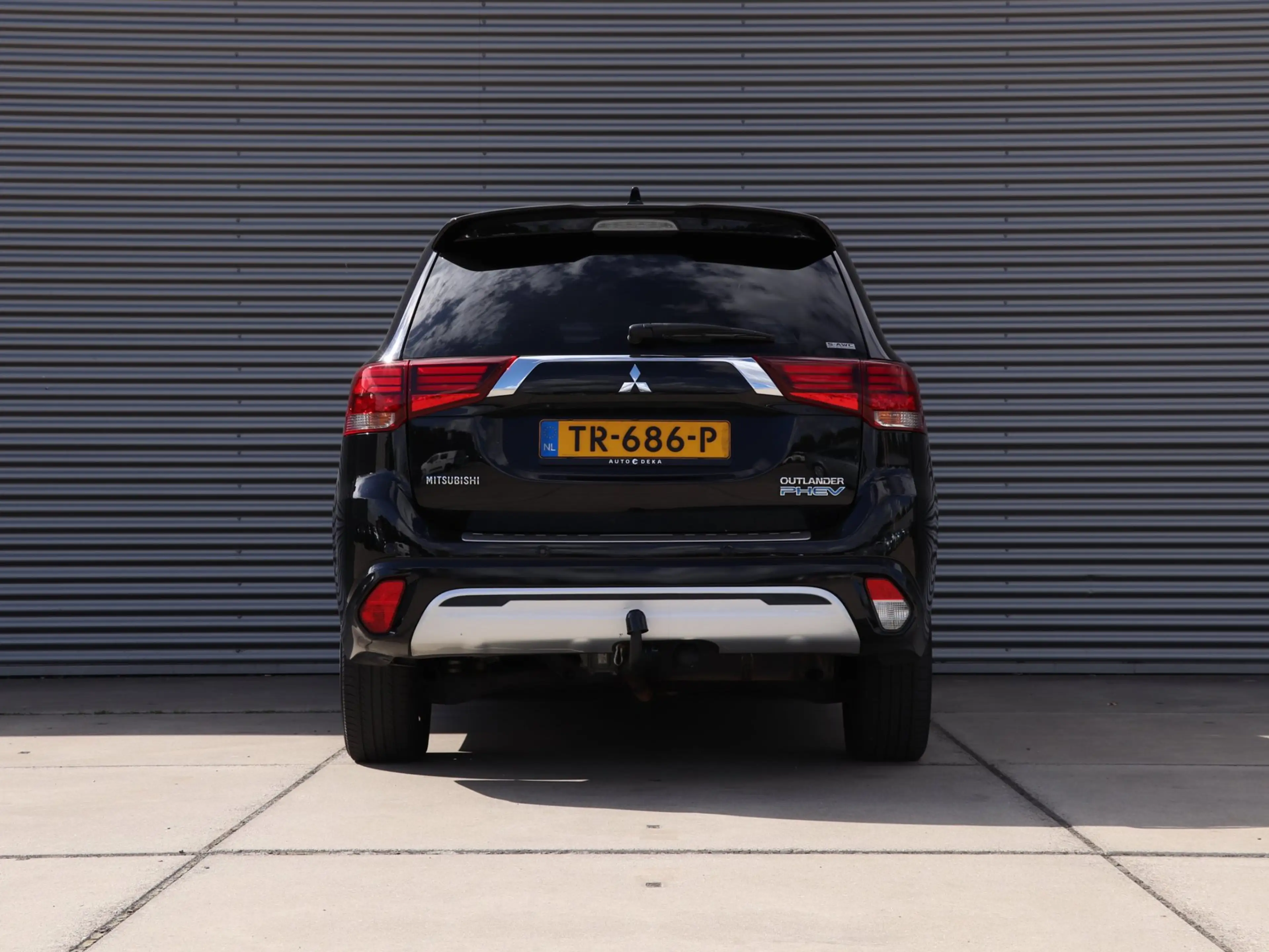 Mitsubishi Outlander 2.4 PHEV Intense+ *Schuifdak*Trekhaak* — photo 11