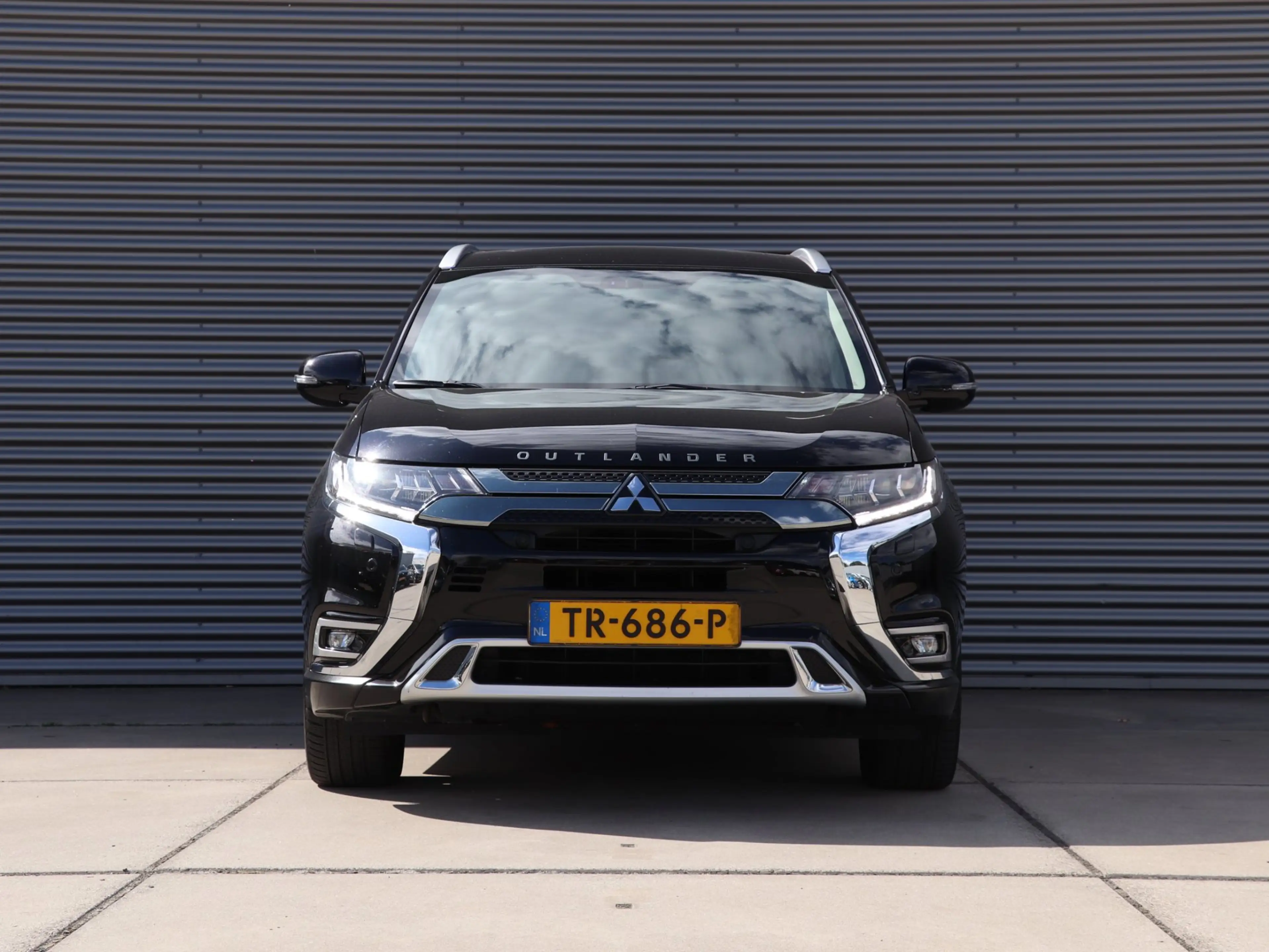 Mitsubishi Outlander 2.4 PHEV Intense+ *Schuifdak*Trekhaak* — photo 10