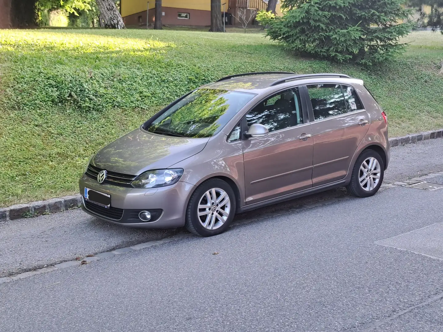 Volkswagen Golf Plus Highline 1,6 TDI DPF - 1