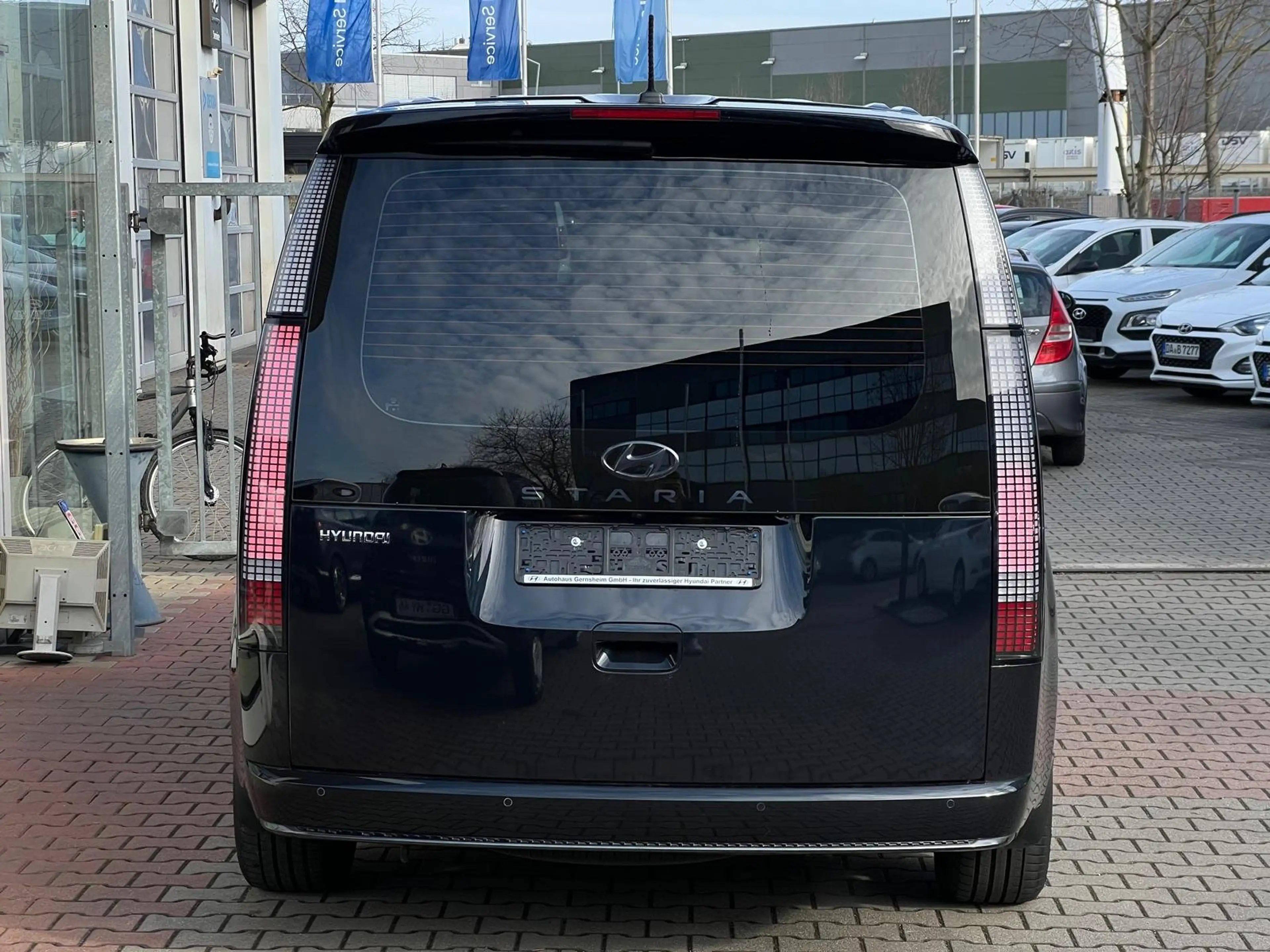 Hyundai STARIA 2.2 CRDi Signature 2WD *7-Sitzer*Pano*LED*Kamera — photo 5