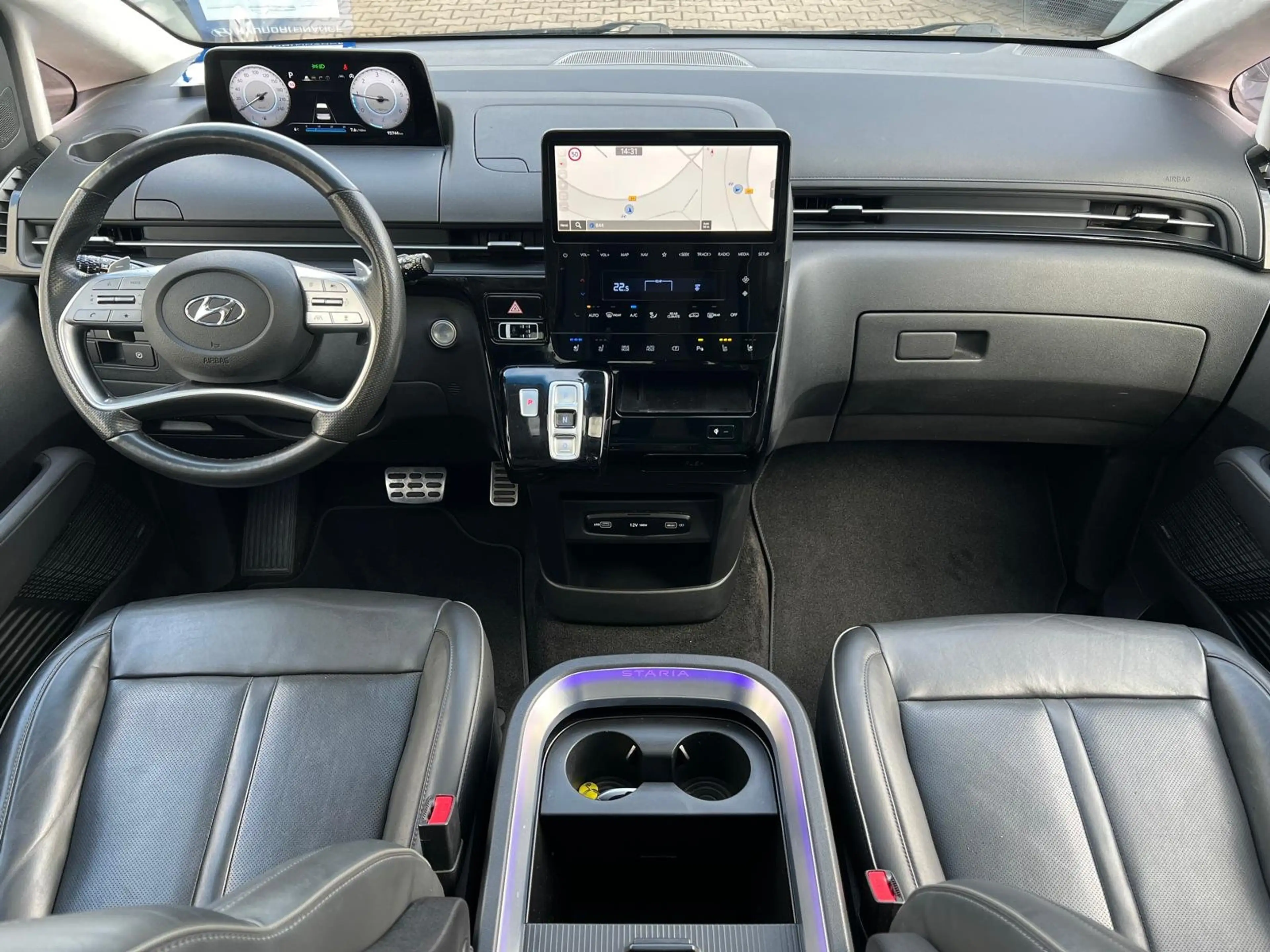 Hyundai STARIA 2.2 CRDi Signature 2WD *7-Sitzer*Pano*LED*Kamera — photo 10