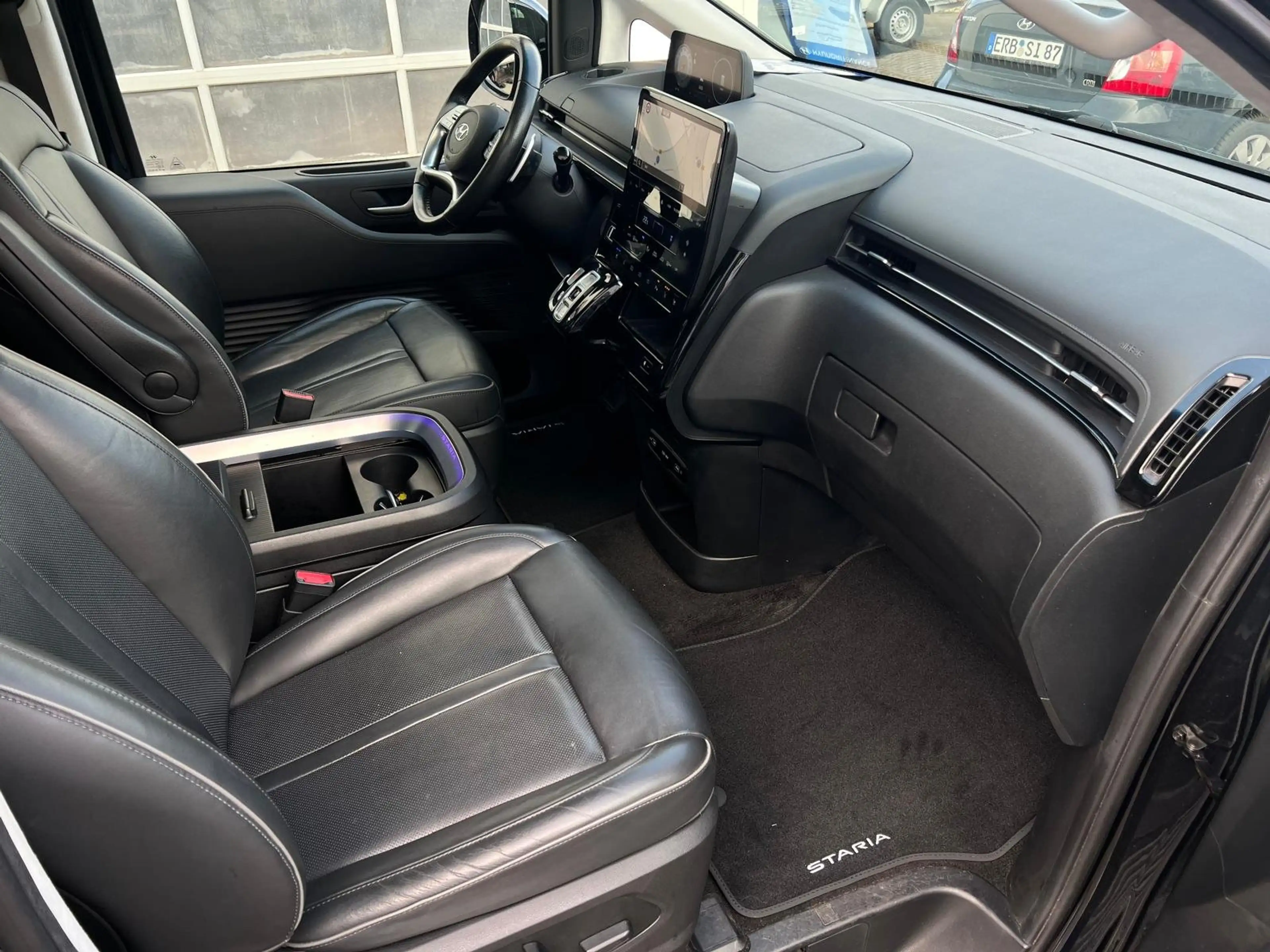 Hyundai STARIA 2.2 CRDi Signature 2WD *7-Sitzer*Pano*LED*Kamera — photo 9