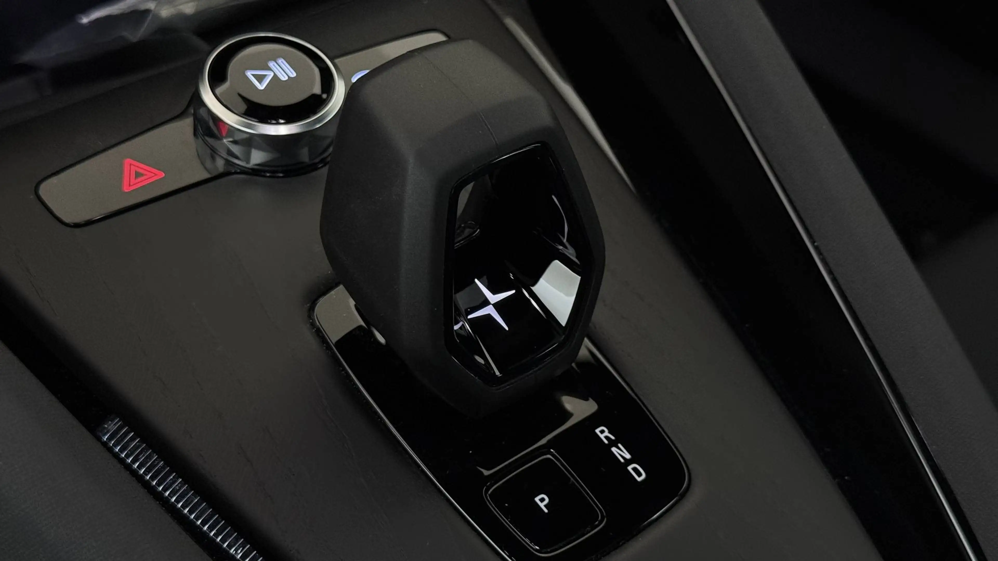 Polestar 2 82 kWh Long Range Single Motor — photo 14
