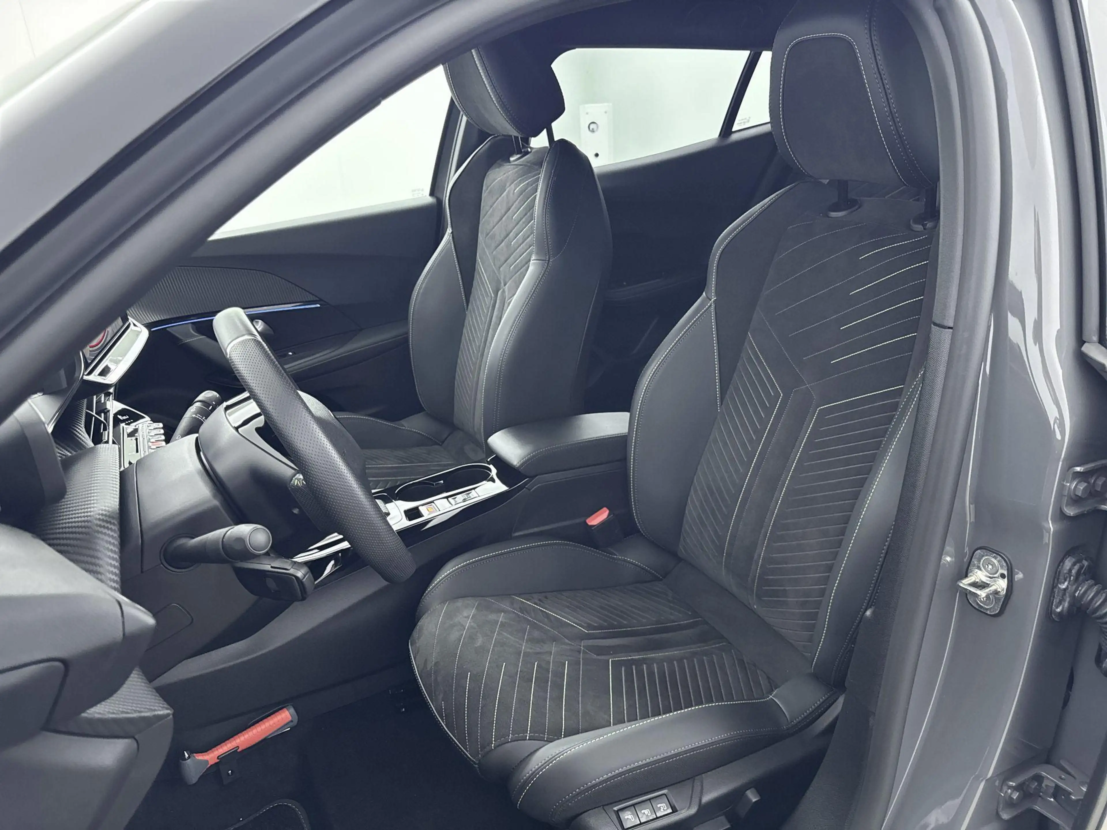 Peugeot e-2008 EV GT Avantage 54 kWh | Alcantara Bekleding | Stoe — photo 14