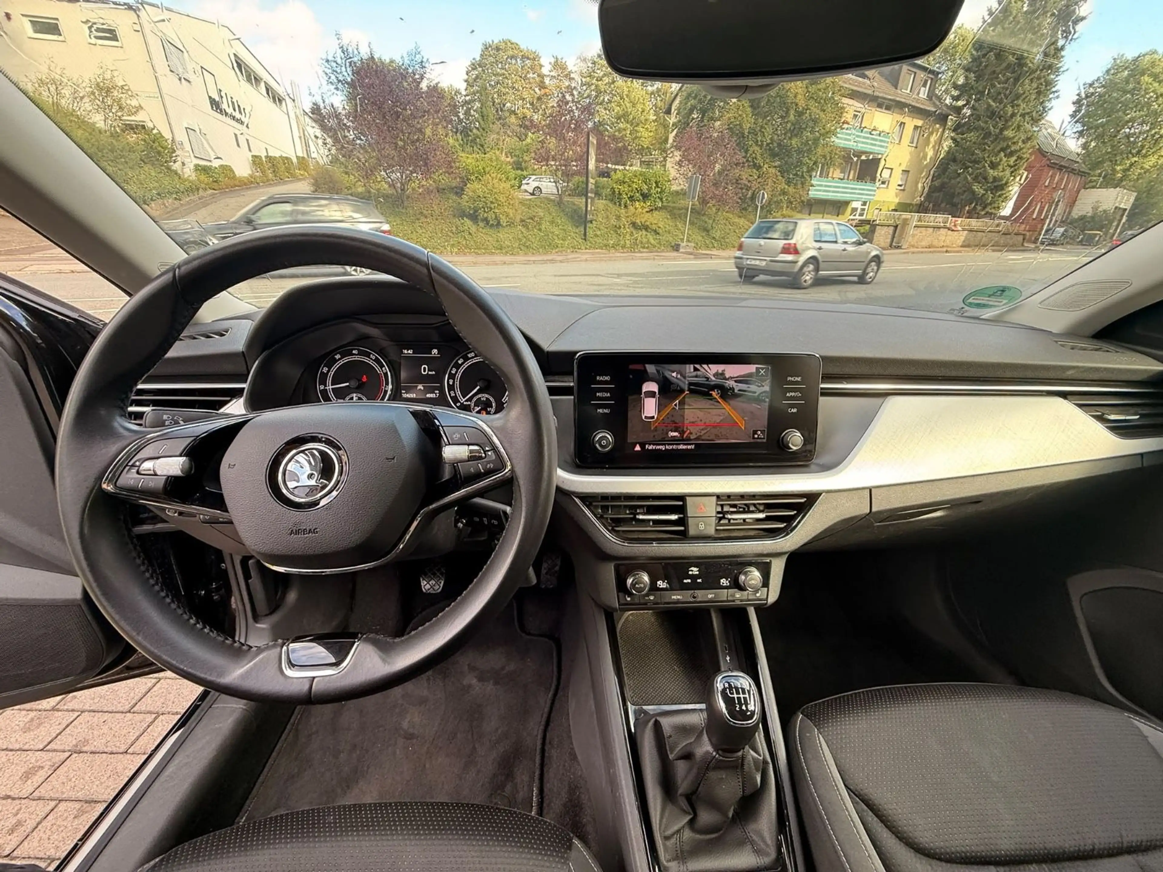Skoda Scala Tour 1.Hand,R.Kamera,PDC,SHZ — photo 12