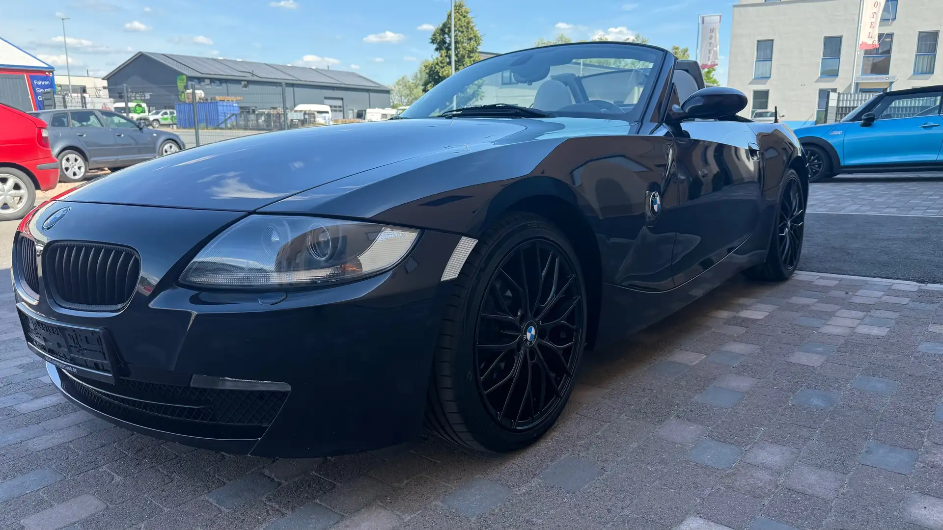 BMW Z4 2.5i Roadster Induvidual SH, TÜV, Inspk. Neu! Noir - 1