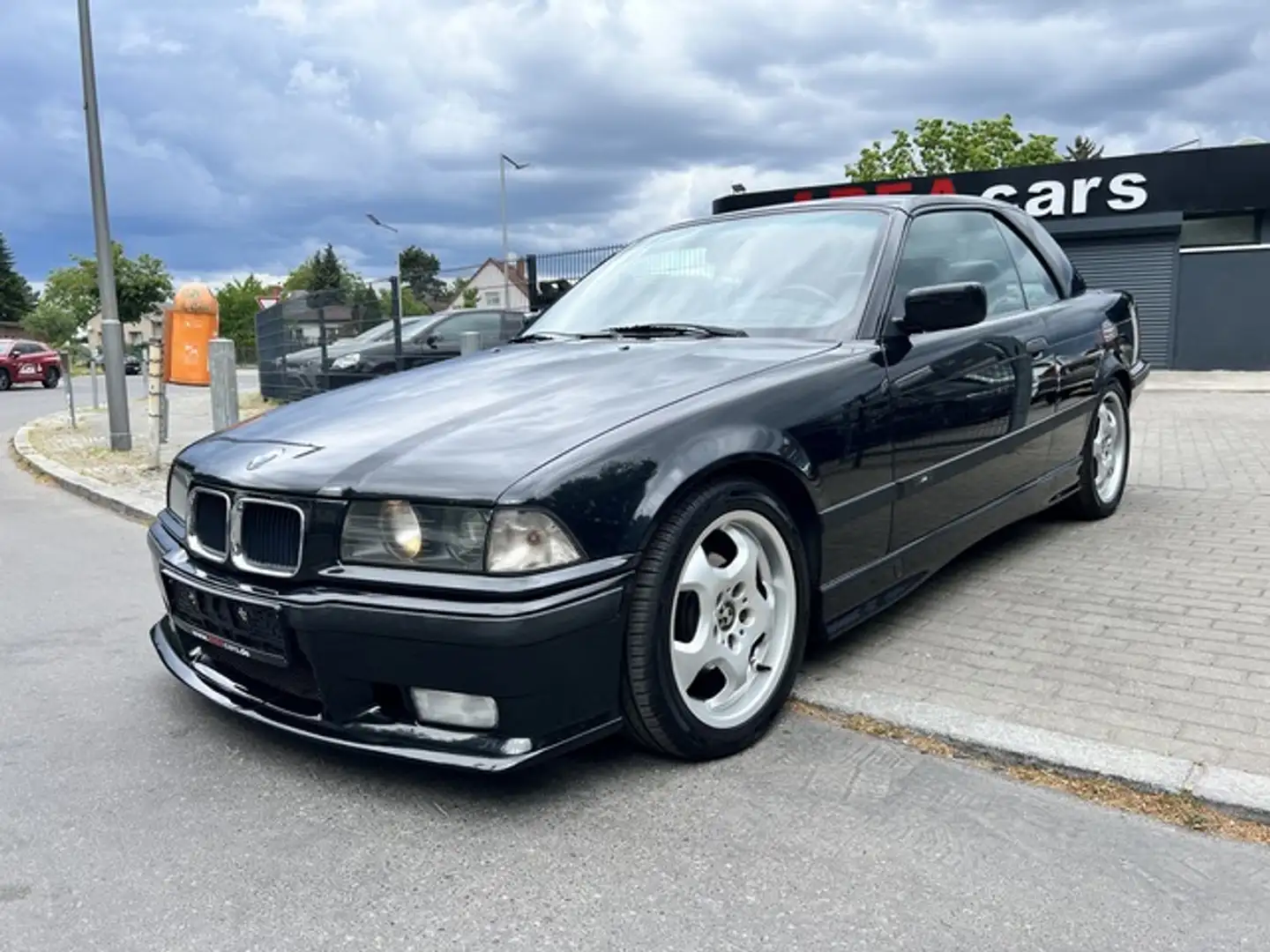 BMW 325 i Cabrio*E36*M-SPORT*HARDTOP*KLIMA Blauw - 2