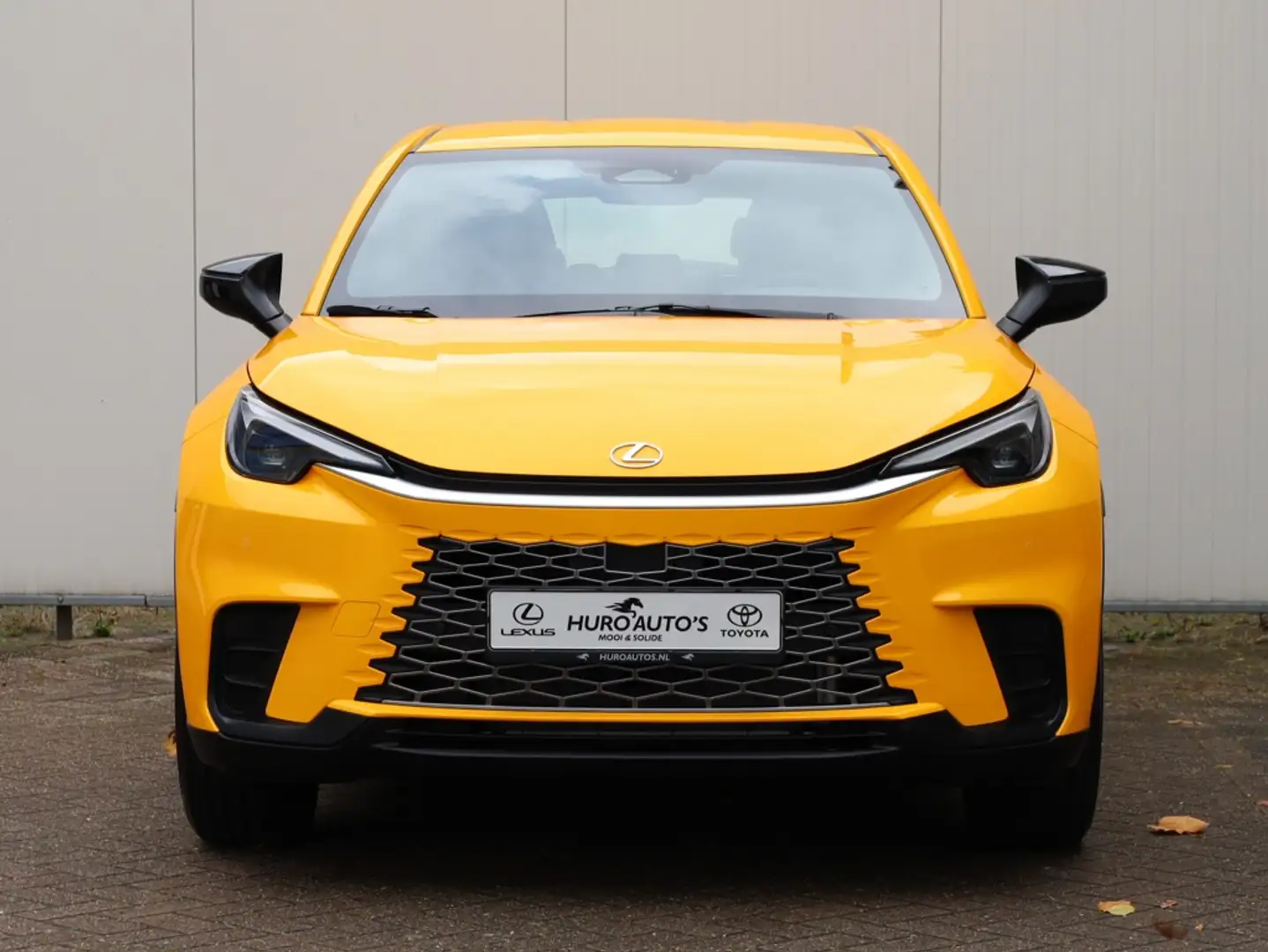 Lexus LBX 2WD Comfort & Safety | Nieuw | Stoelverwarming | P Gelb - 2