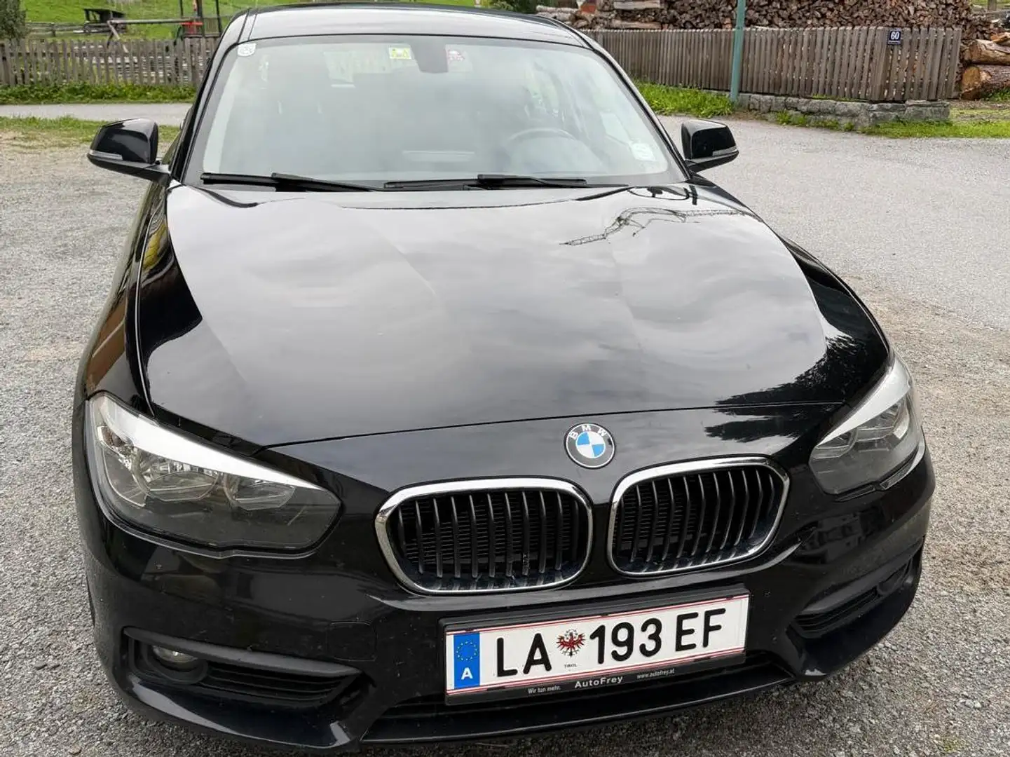 BMW 118 118d xDrive Schwarz - 1