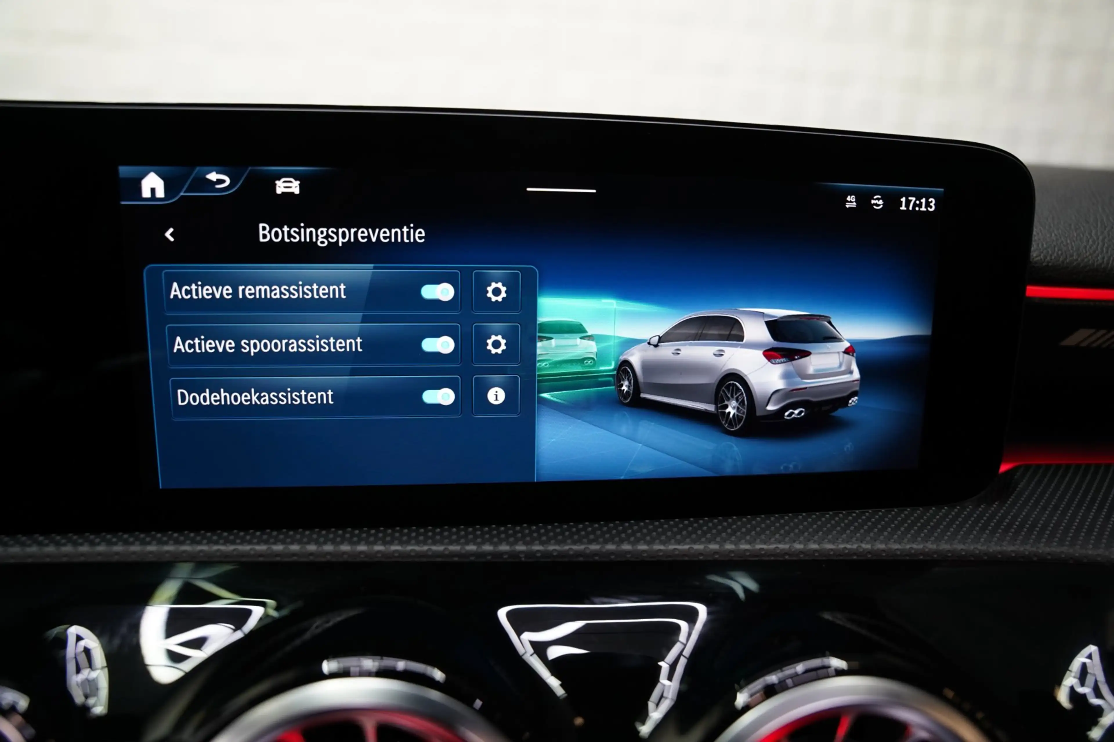 Mercedes-Benz A 45 AMG S 4MATIC+ PANO BURM HUD — photo 42