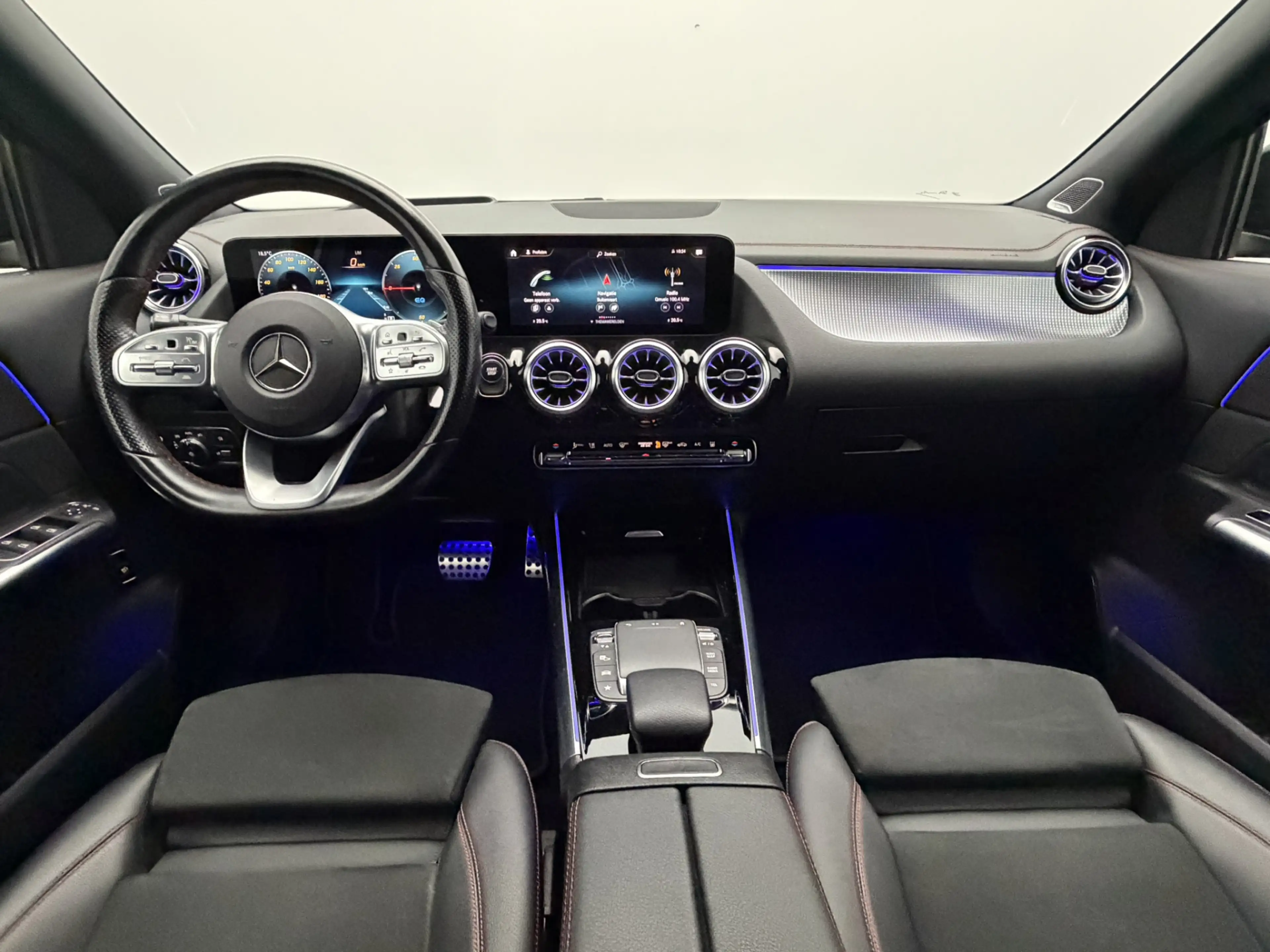 Mercedes-Benz EQA 250 Business Solution AMG 67 kWh SOH 95,4% | Panoramad — photo 2
