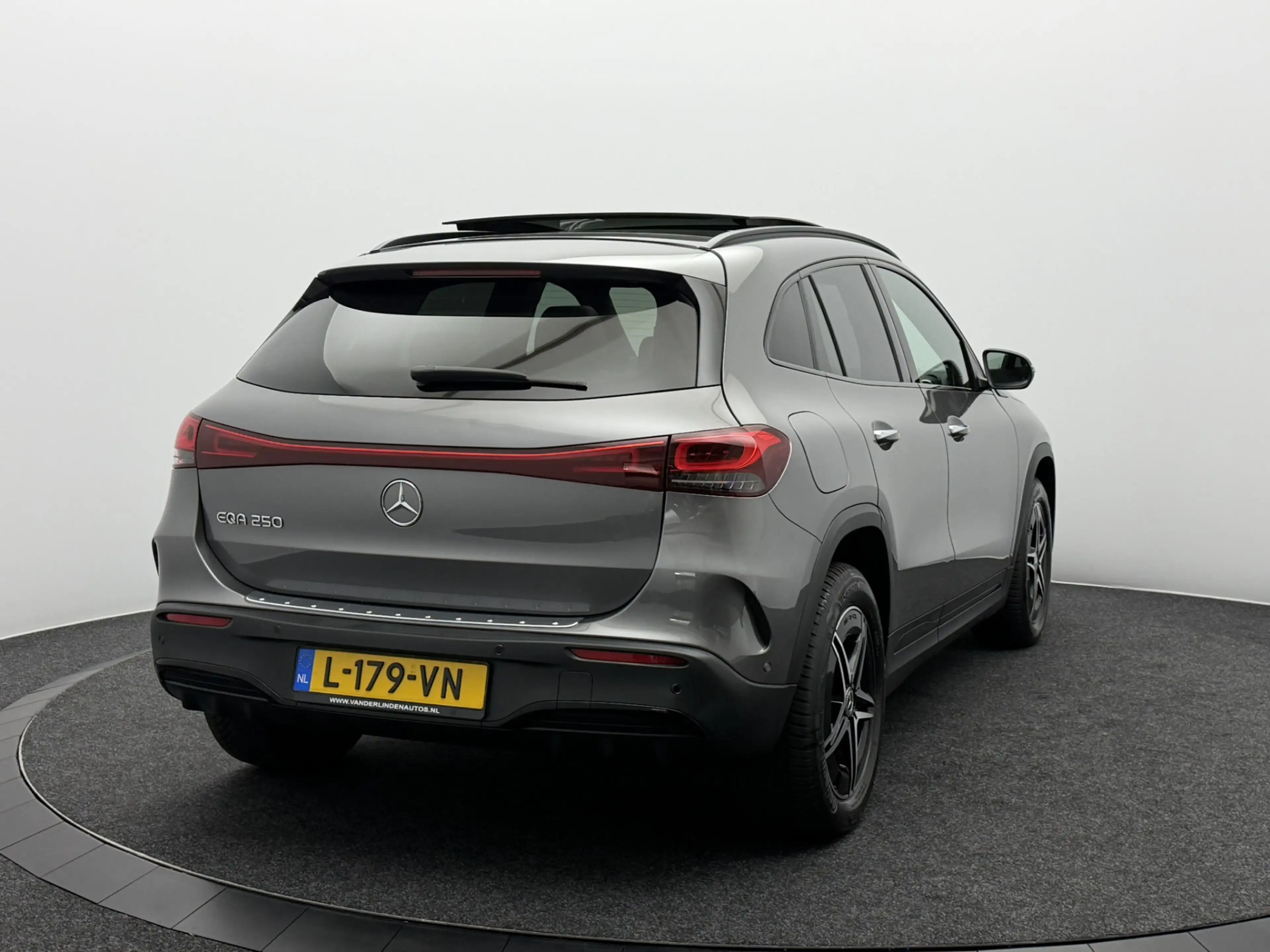 Mercedes-Benz EQA 250 Business Solution AMG 67 kWh SOH 95,4% | Panoramad — photo 8
