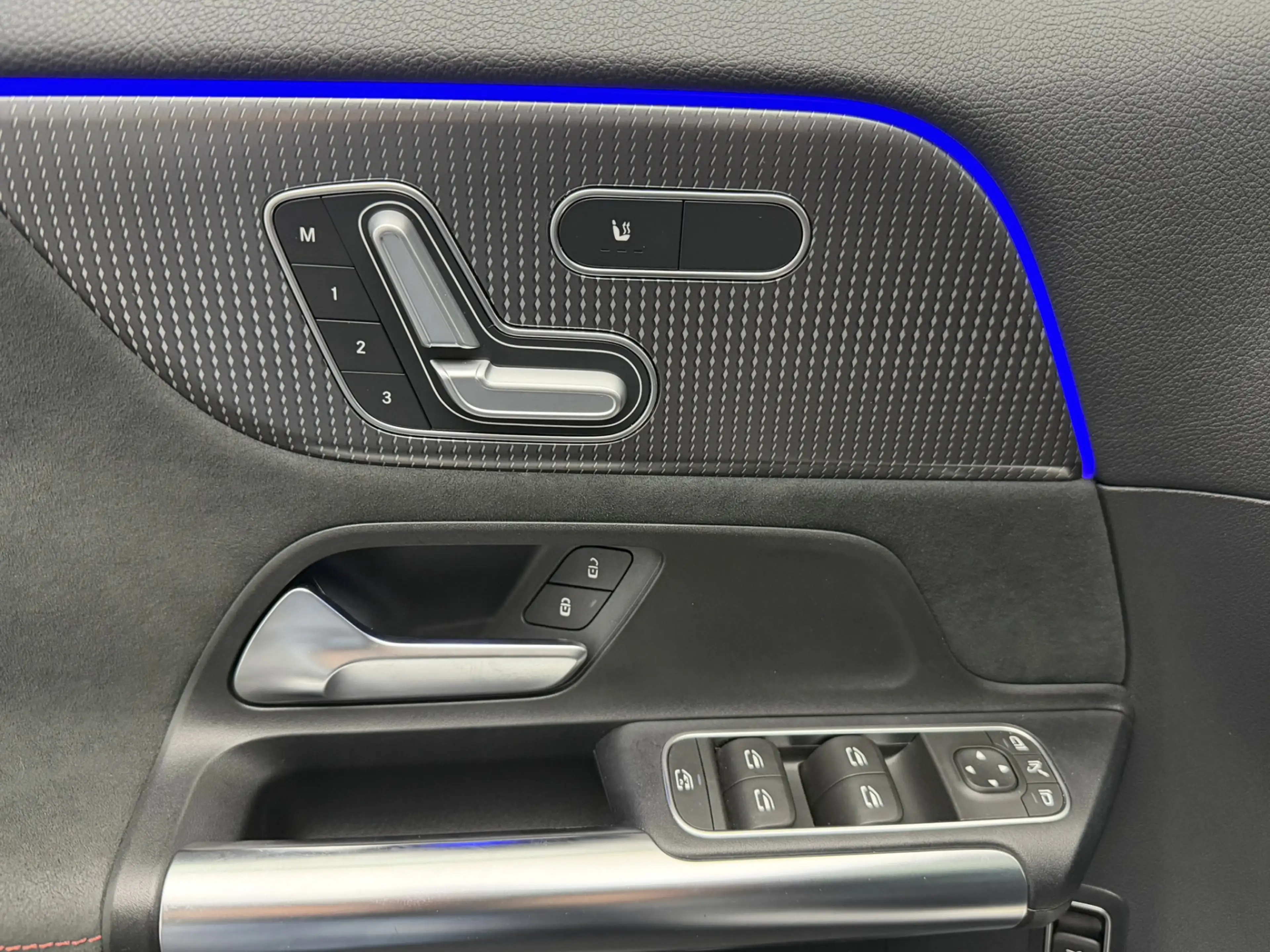 Mercedes-Benz EQA 250 Business Solution AMG 67 kWh SOH 95,4% | Panoramad — photo 5