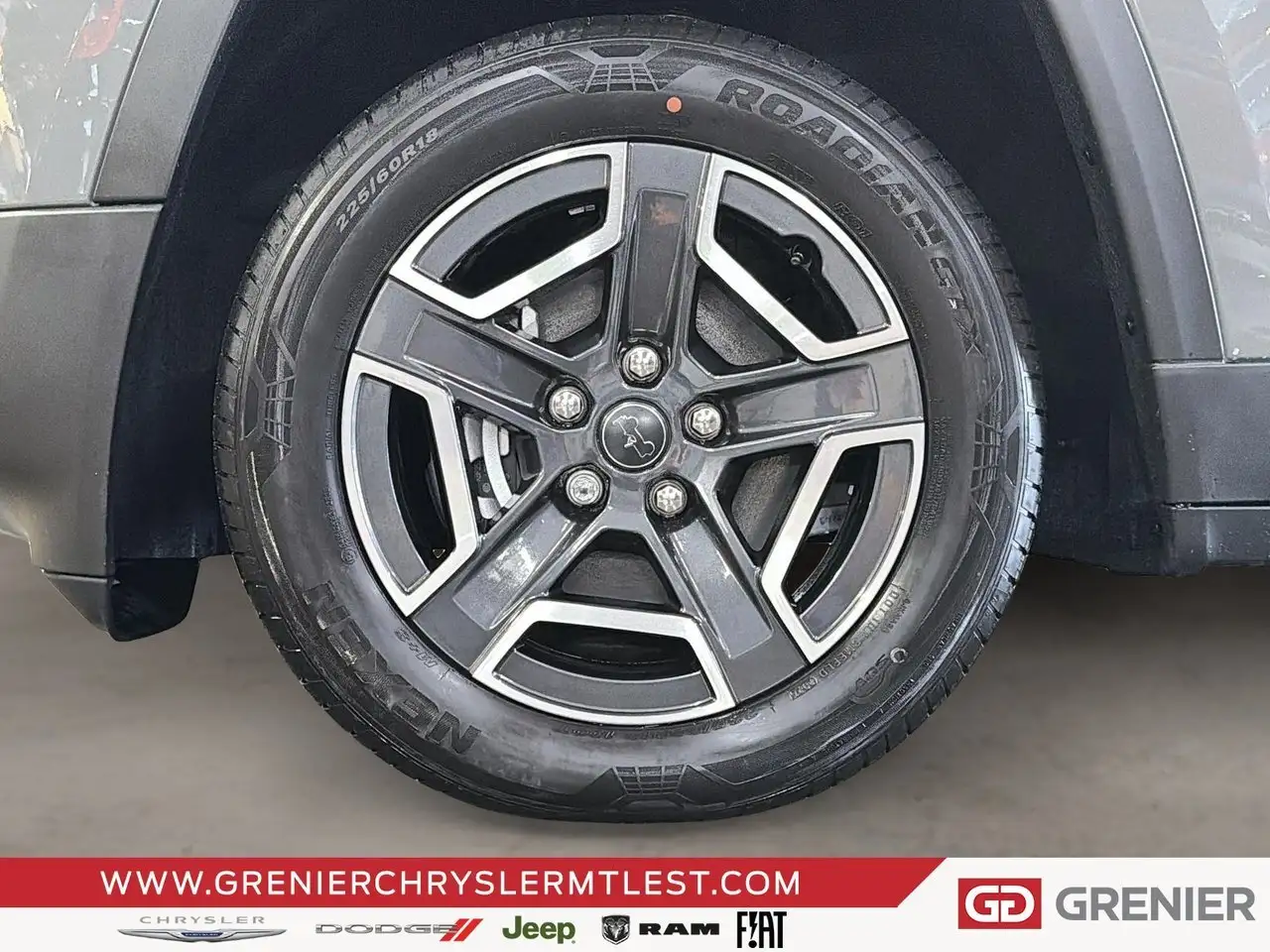 Jeep Cherokee снимка Jeep Cherokee