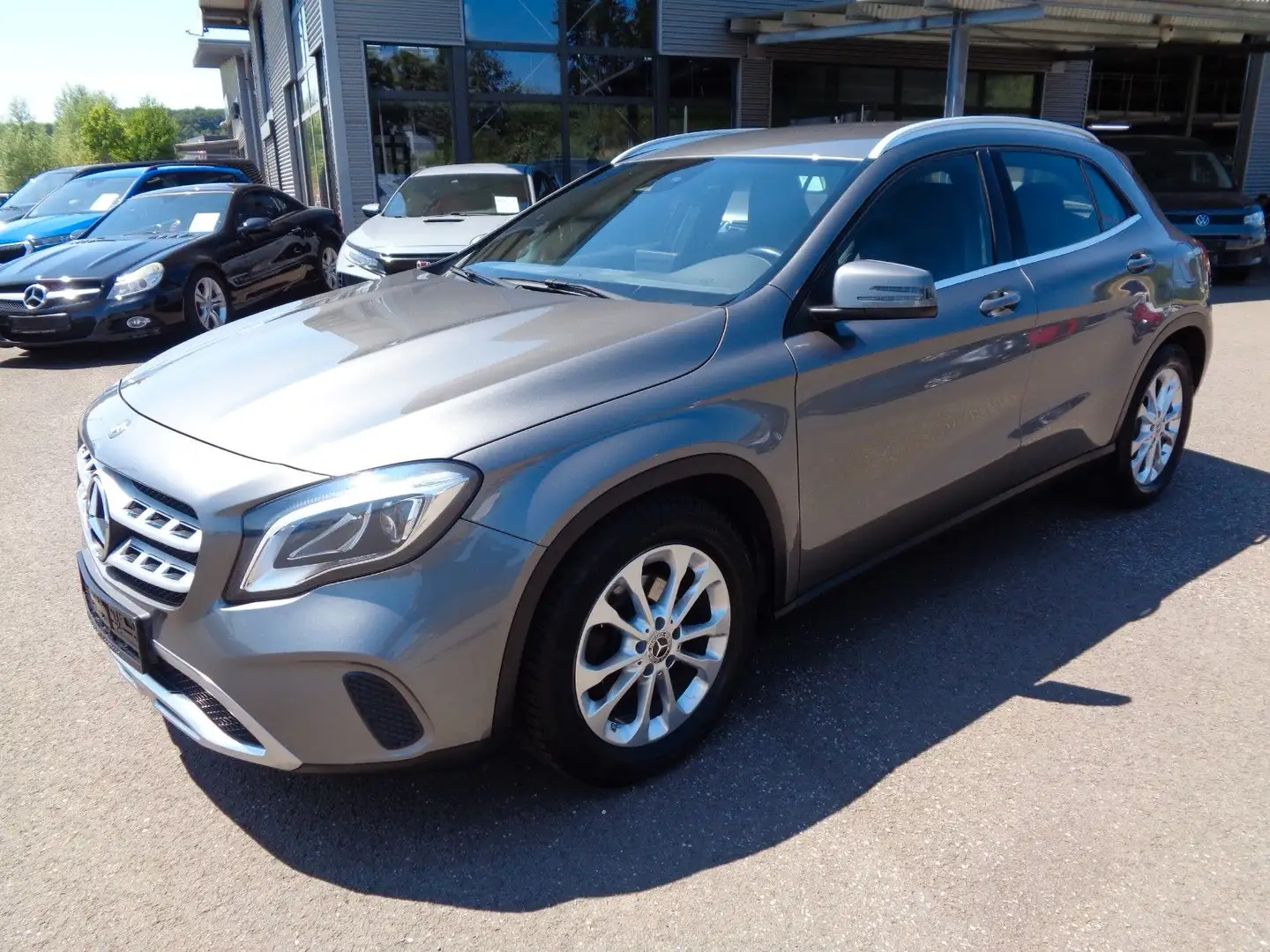 Mercedes-Benz GLA 200 CDI, Automatik, Leder, AHK Gris - 1