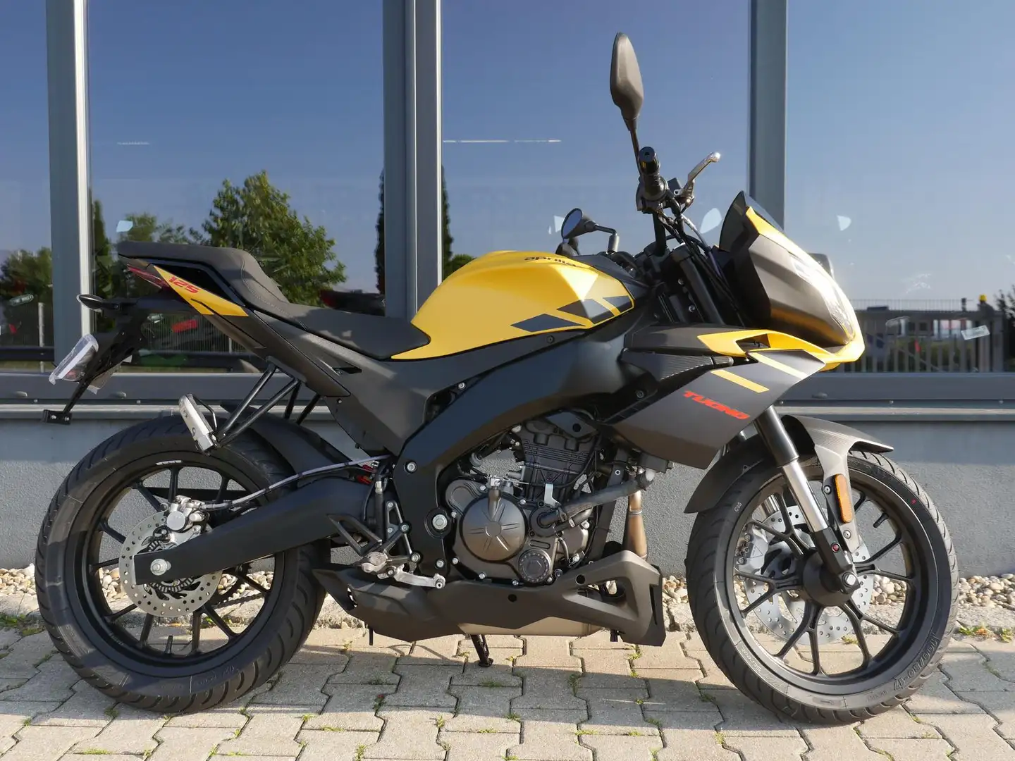 Aprilia Tuono 125 - 2025 - Viper Yellow - 1