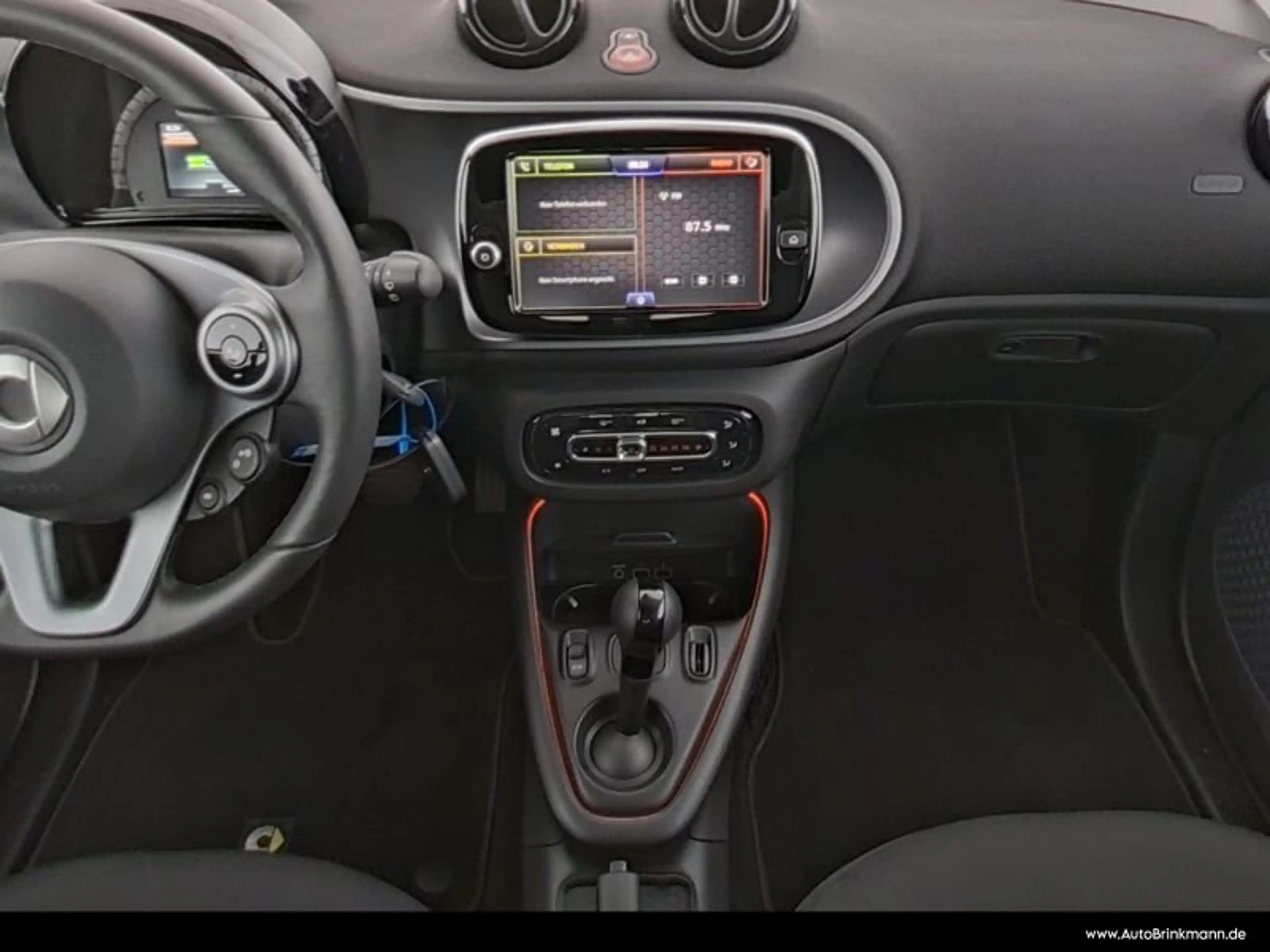 smart forTwo smart EQ fortwo Panorama/SHZ/Klima/Styling/NSW — photo 5