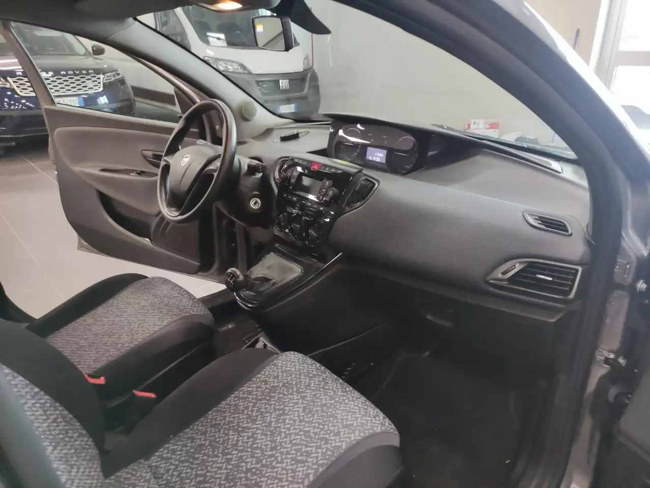 Lancia Ypsilon 2021 — фото 11