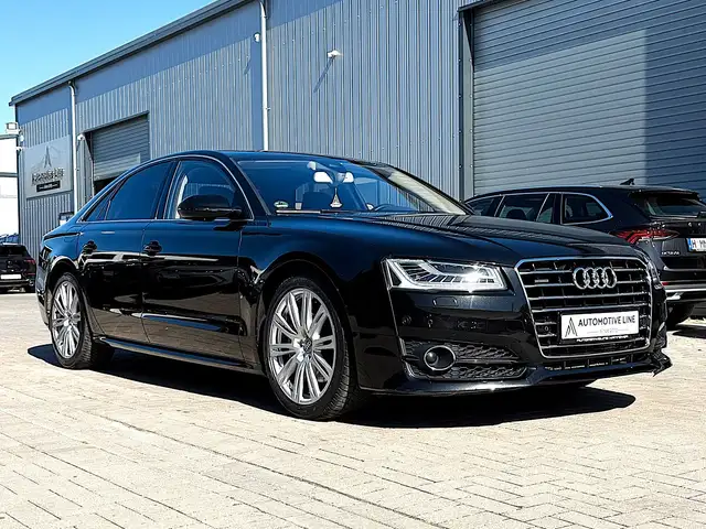 Audi A8 3.0 TDI QUATTRO/SCHIEBEDACH/KAMERA/AHK/MATRIX