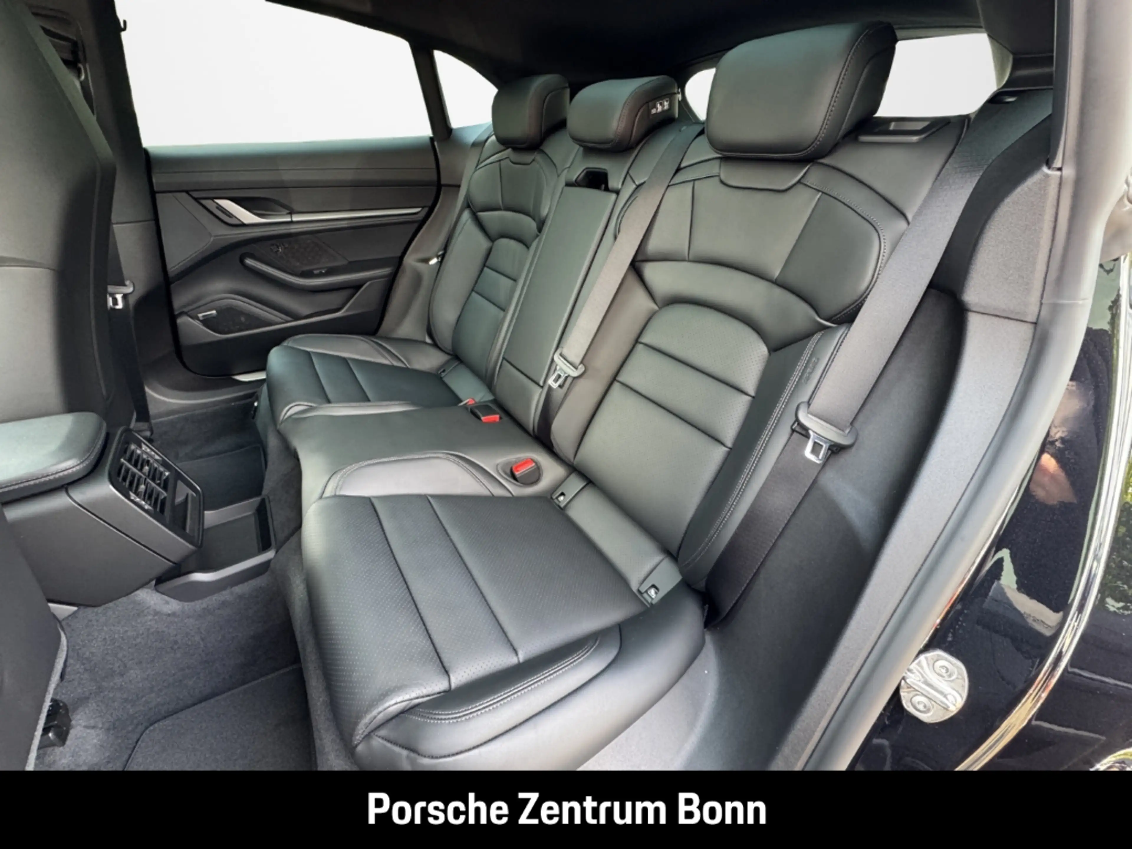 Porsche Taycan 4S Cross Turismo HA-Lenkung Surround-View — photo 13