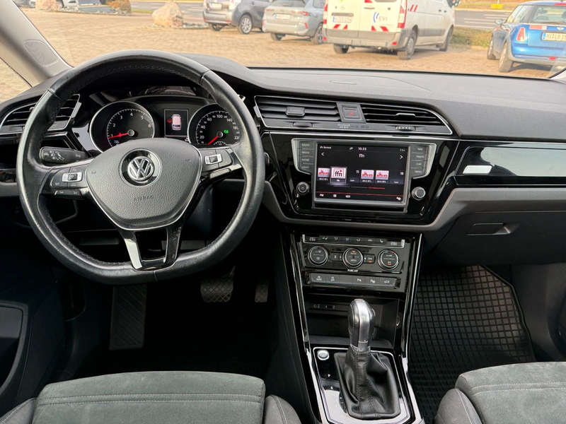 Volkswagen Touran Highline **PANO/STANDHEIZUNG** — photo 7