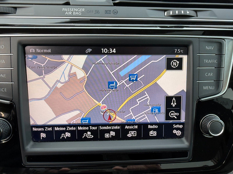 Volkswagen Touran Highline **PANO/STANDHEIZUNG** — photo 10