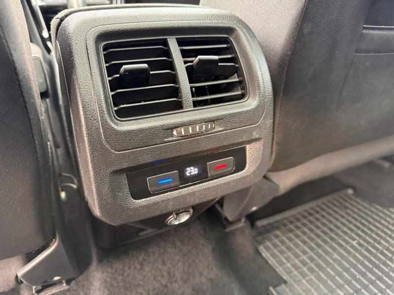 Volkswagen Touran Highline **PANO/STANDHEIZUNG** — photo 5