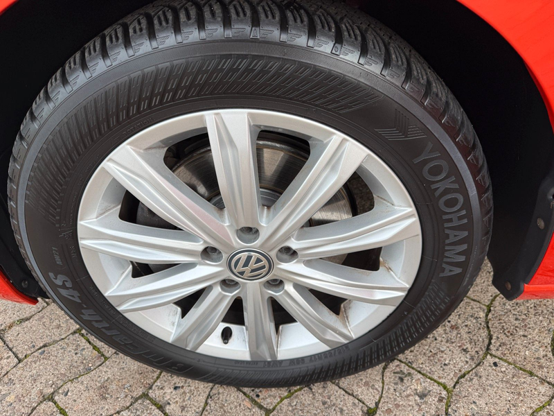 Volkswagen Touran Highline **PANO/STANDHEIZUNG** — photo 14