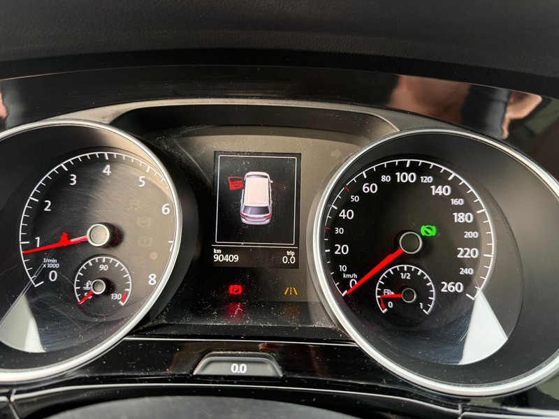 Volkswagen Touran Highline **PANO/STANDHEIZUNG** — photo 12