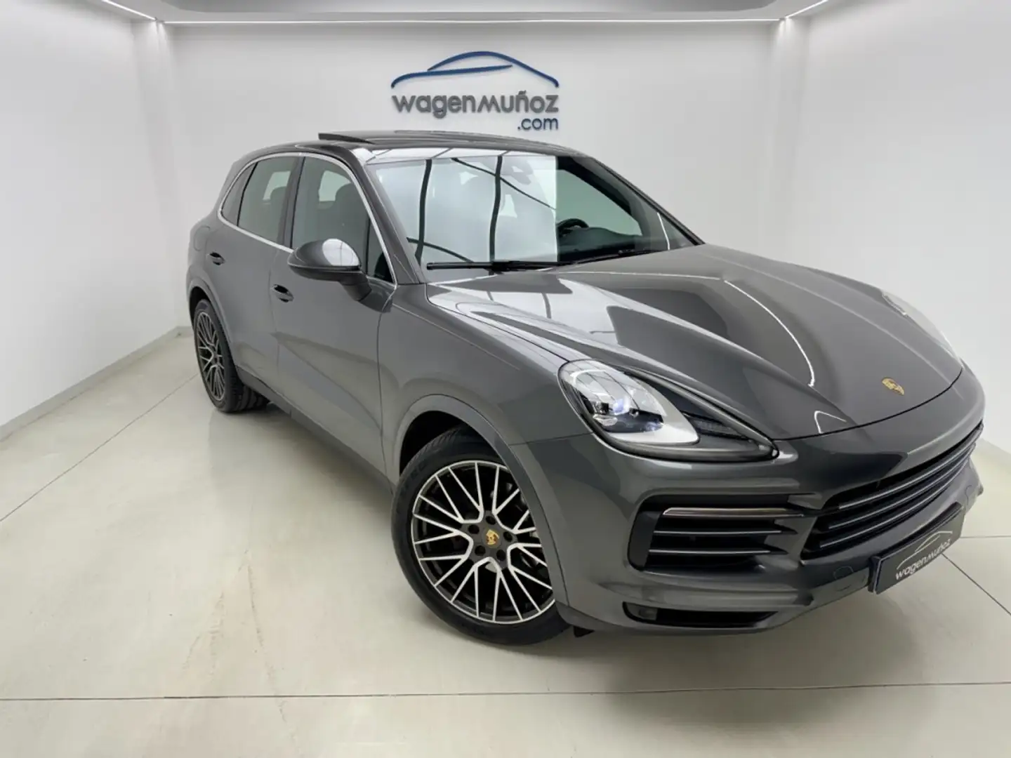 Porsche Cayenne Aut. Gris - 2