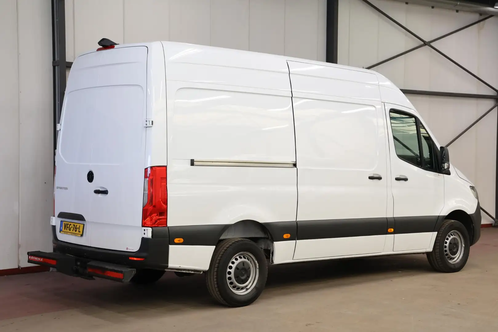 Mercedes-Benz Sprinter 316 2.2 CDI L2H2 AUTOMAAT 3500KG TREKVERMOGEN Wit - 2