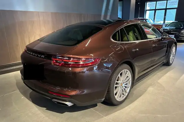 Porsche Panamera view 7