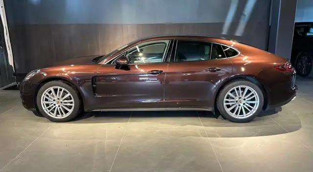 Porsche Panamera view 3