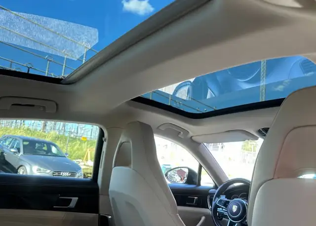 Porsche Panamera view 8