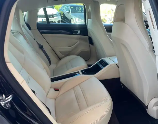 Porsche Panamera view 15