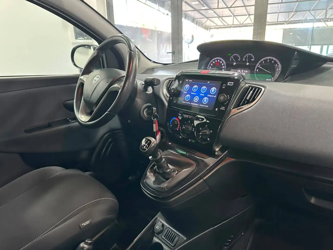 Lancia Ypsilon 2022 — фото 10