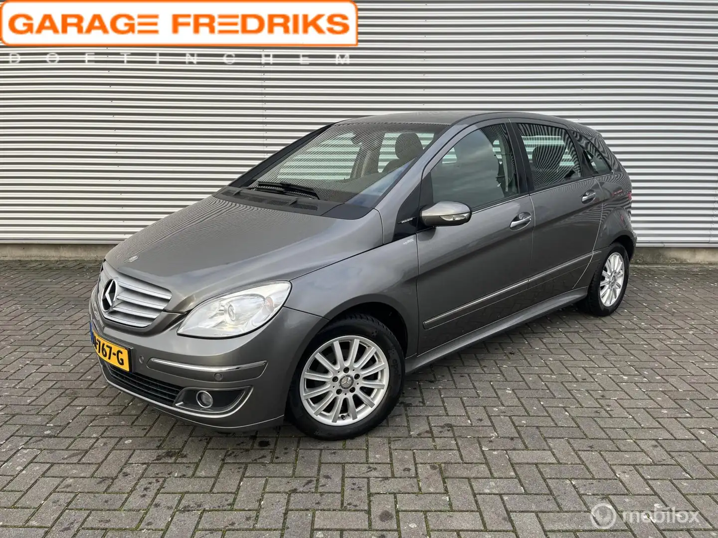 Mercedes-Benz B 200 | Climate | Parkeersensoren | Grau - 1