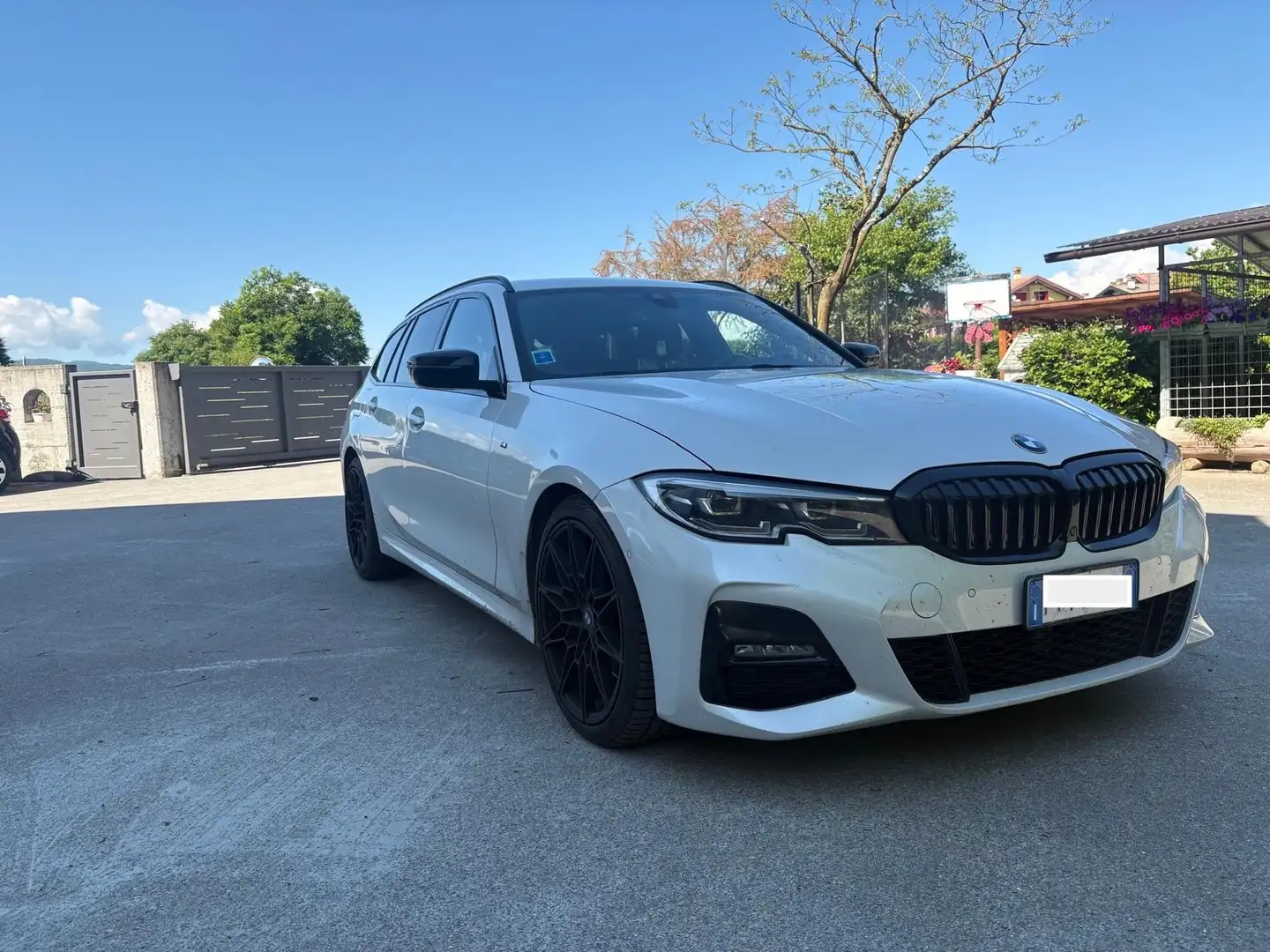 BMW 330 330d Touring xdrive Msport auto Wit - 2