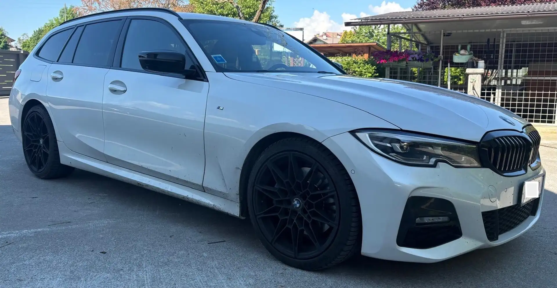 BMW 330 330d Touring xdrive Msport auto Wit - 1