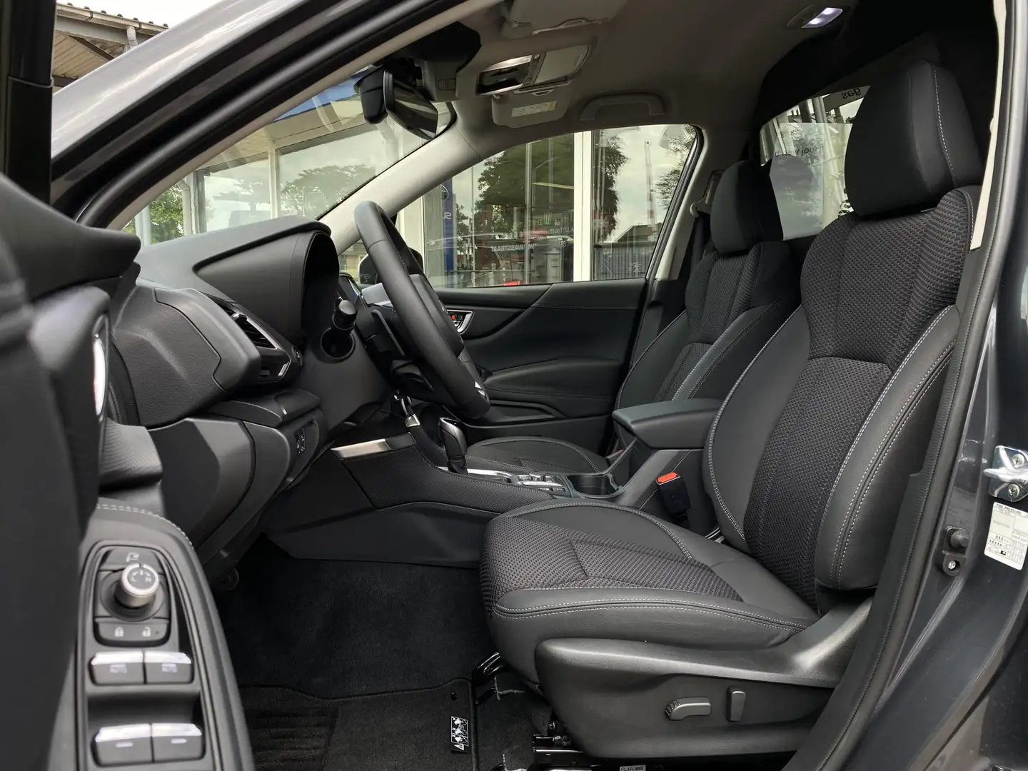 Subaru Forester 2.0 AWD Luxury | Grijs kenteken | Navigatie | Appe - 2