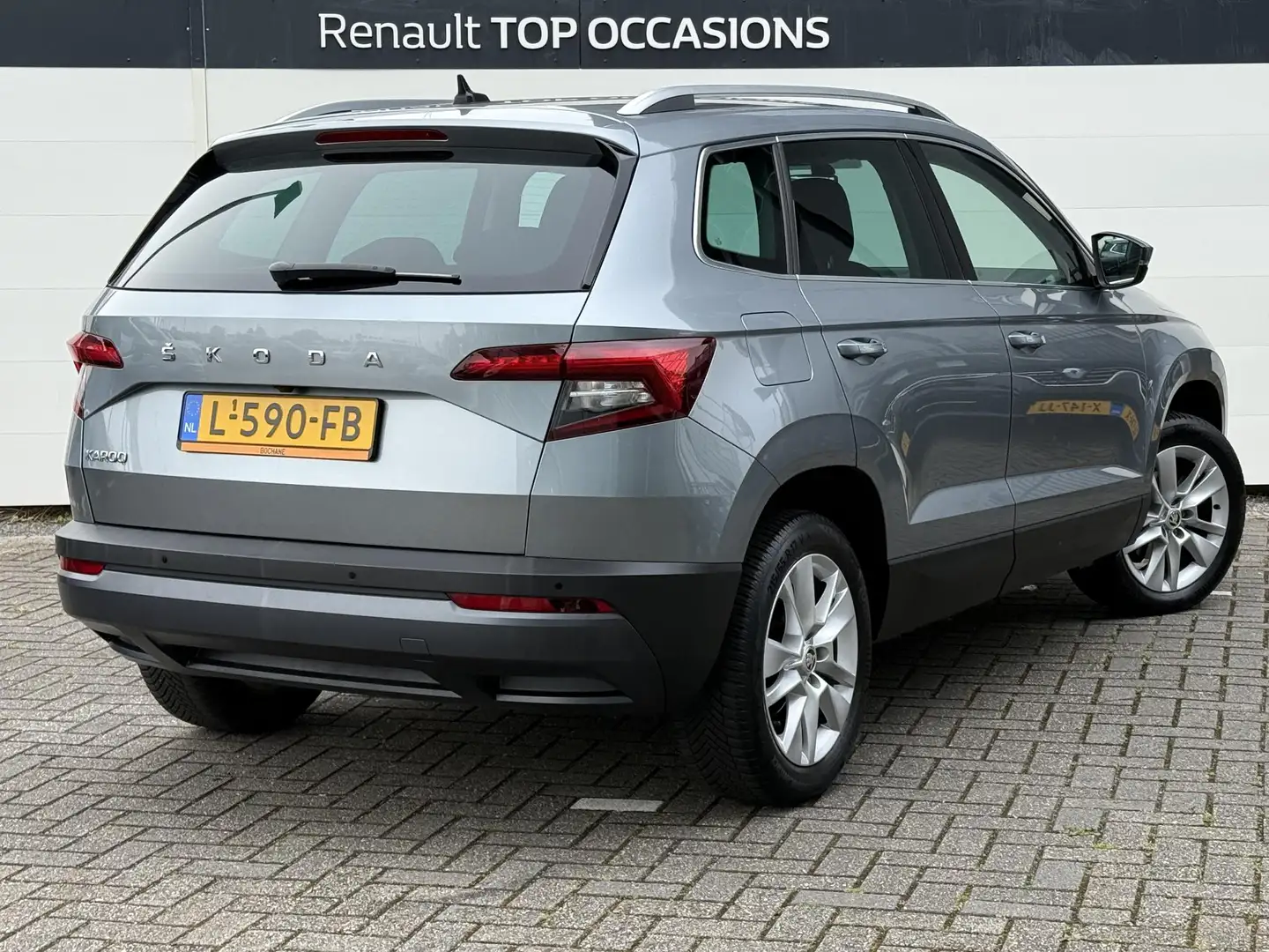 Skoda Karoq 1.0 TSI Business Edition Plus (Hoge instap) Camera Grigio - 2
